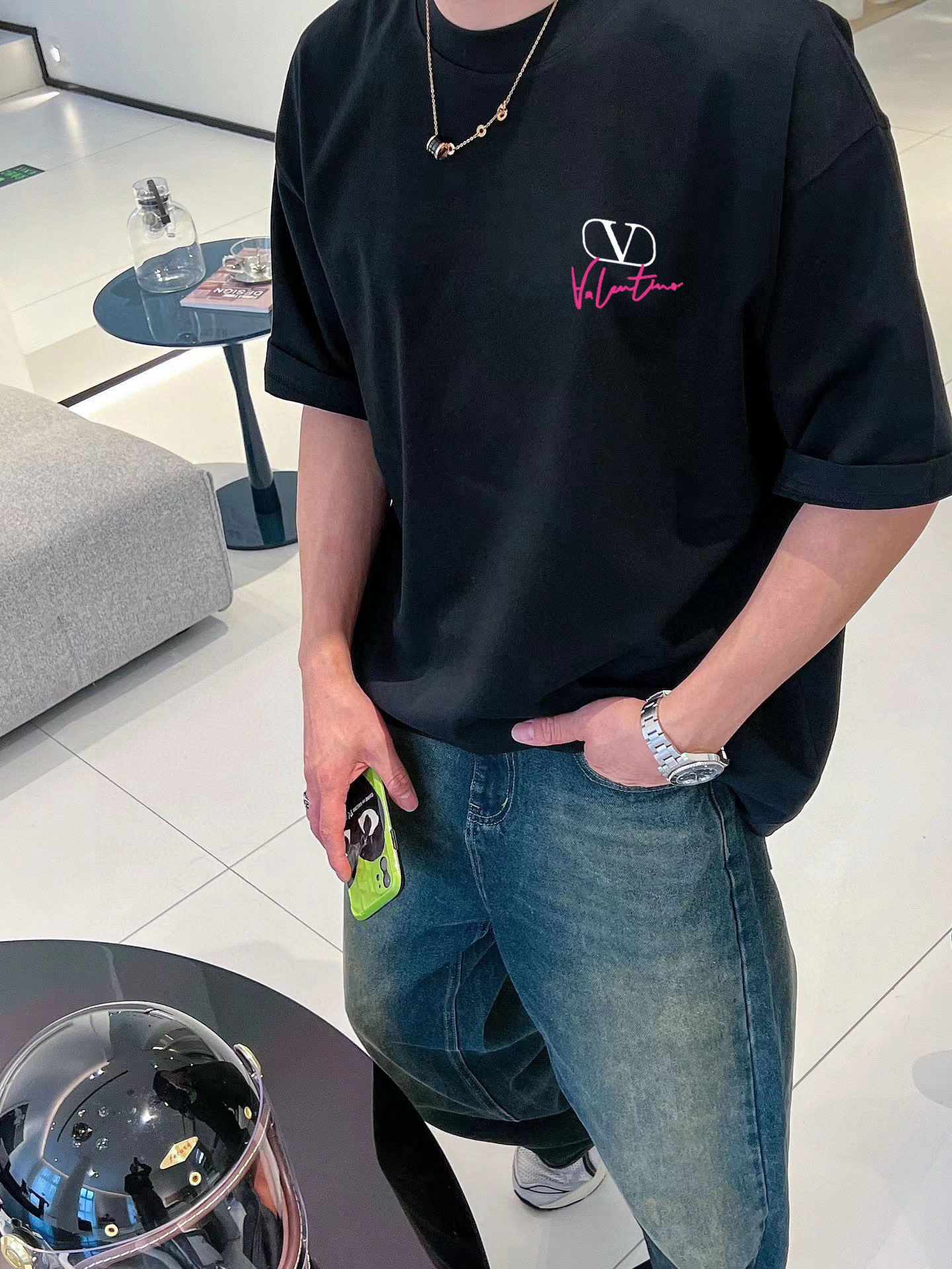 ￼ ￼ ￼ ￼ ￼ ￼ ￼ ￼ ￼￼ 华伦天奴 新款字母印花双层重工短袖T桖 字母图案不管是T桖还是卫衣