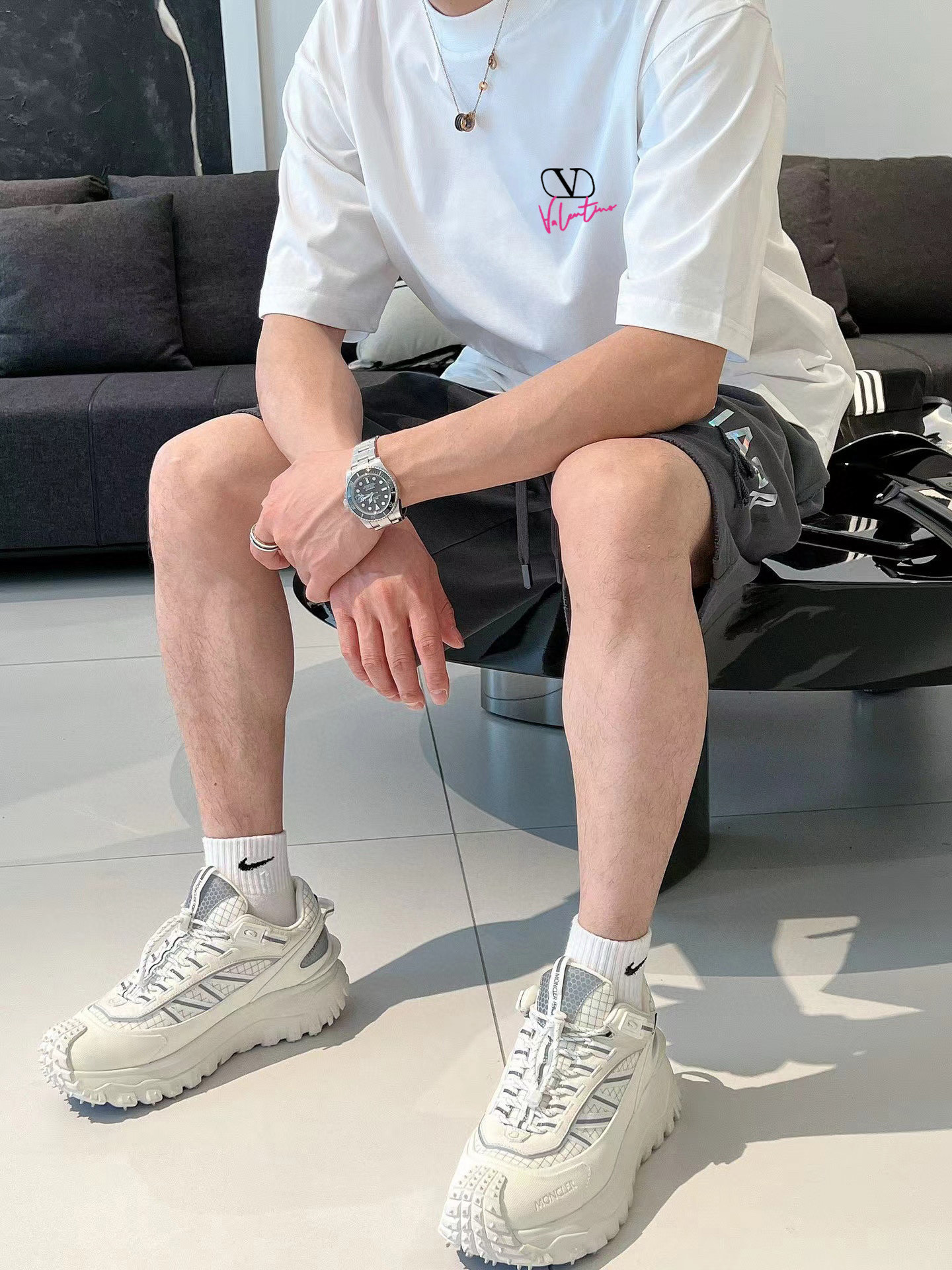 ￼ ￼ ￼ ￼ ￼ ￼ ￼ ￼ ￼￼ 华伦天奴 新款字母印花双层重工短袖T桖 字母图案不管是T桖还是卫衣