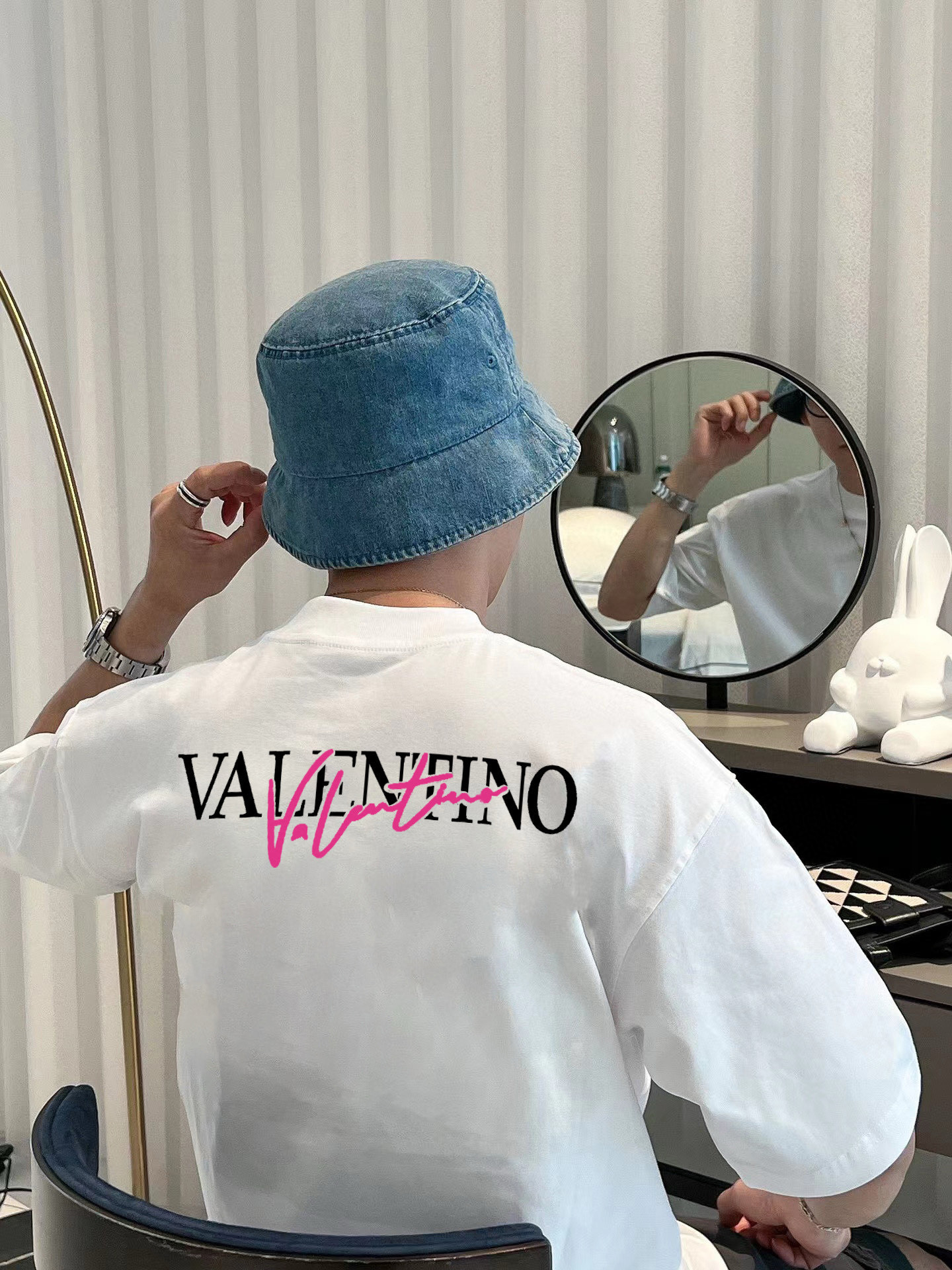 ￼ ￼ ￼ ￼ ￼ ￼ ￼ ￼ ￼￼ 华伦天奴 新款字母印花双层重工短袖T桖 字母图案不管是T桖还是卫衣