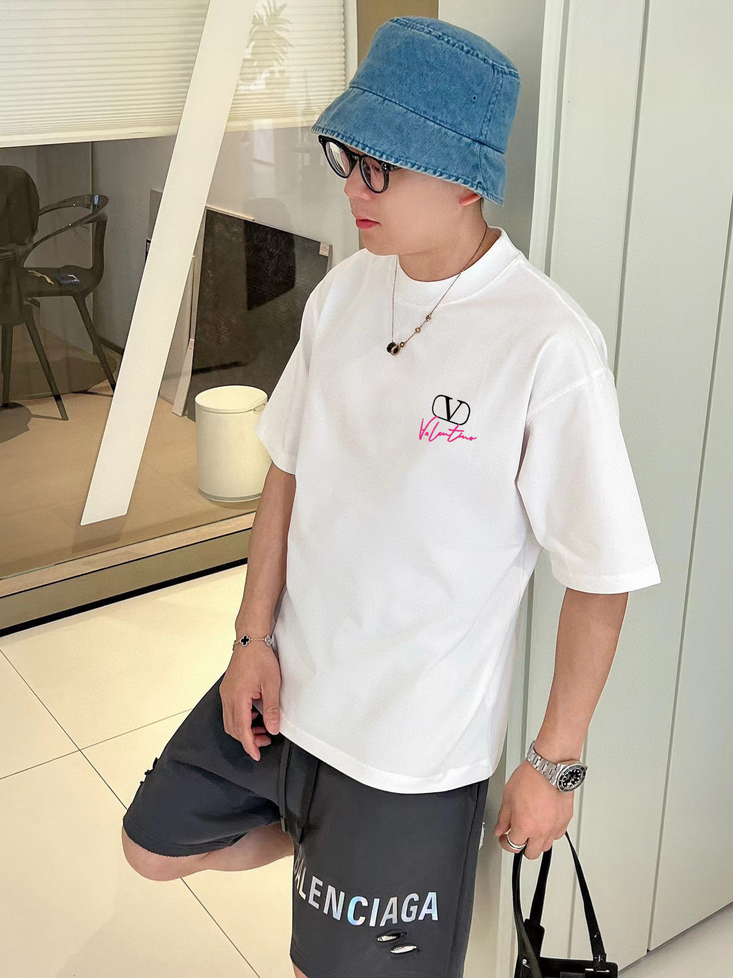 ￼ ￼ ￼ ￼ ￼ ￼ ￼ ￼ ￼￼ 华伦天奴 新款字母印花双层重工短袖T桖 字母图案不管是T桖还是卫衣