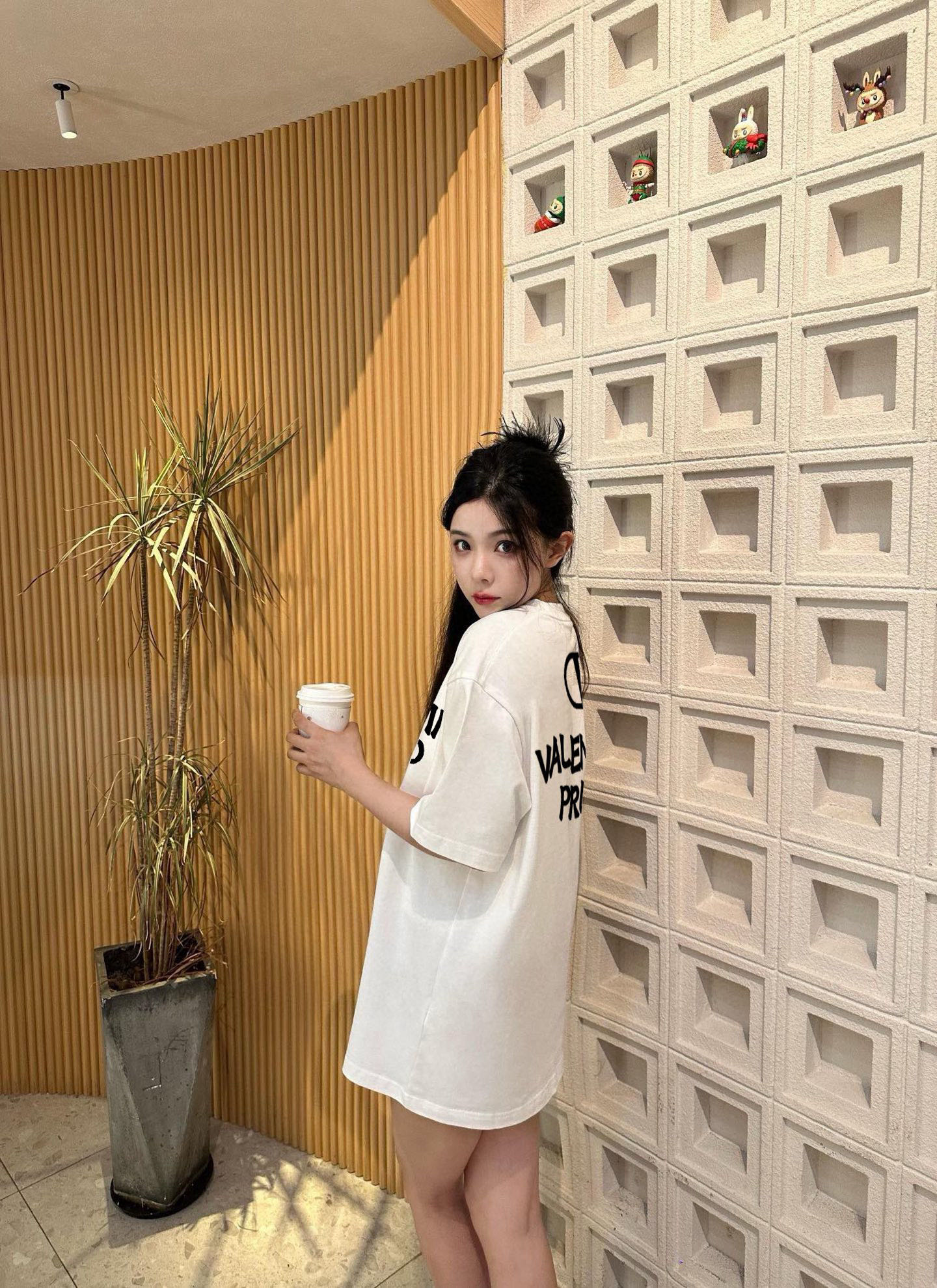 ￼ ￼ ￼ ￼ ￼ ￼ ￼ ￼ ￼￼ 华伦天奴 新款字母印花双层重工短袖T桖 字母图案不管是T桖还是卫衣