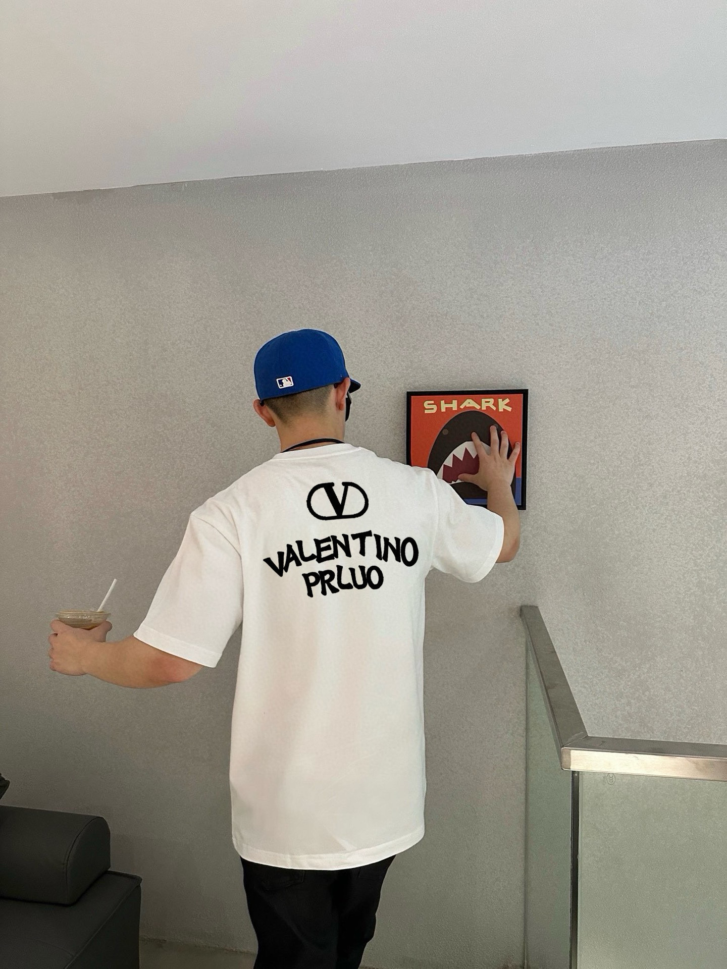 ￼ ￼ ￼ ￼ ￼ ￼ ￼ ￼ ￼￼ 华伦天奴 新款字母印花双层重工短袖T桖 字母图案不管是T桖还是卫衣