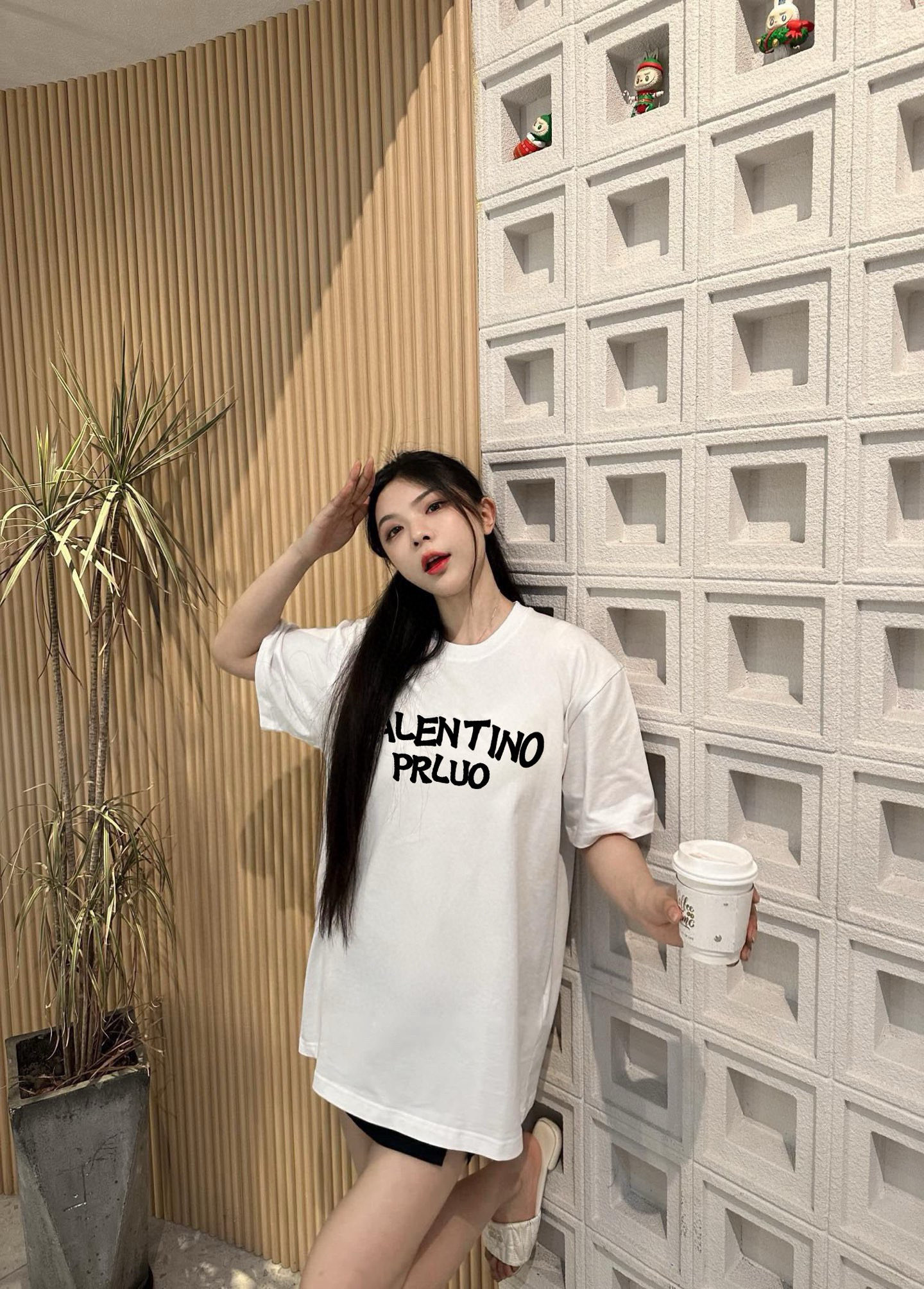 ￼ ￼ ￼ ￼ ￼ ￼ ￼ ￼ ￼￼ 华伦天奴 新款字母印花双层重工短袖T桖 字母图案不管是T桖还是卫衣