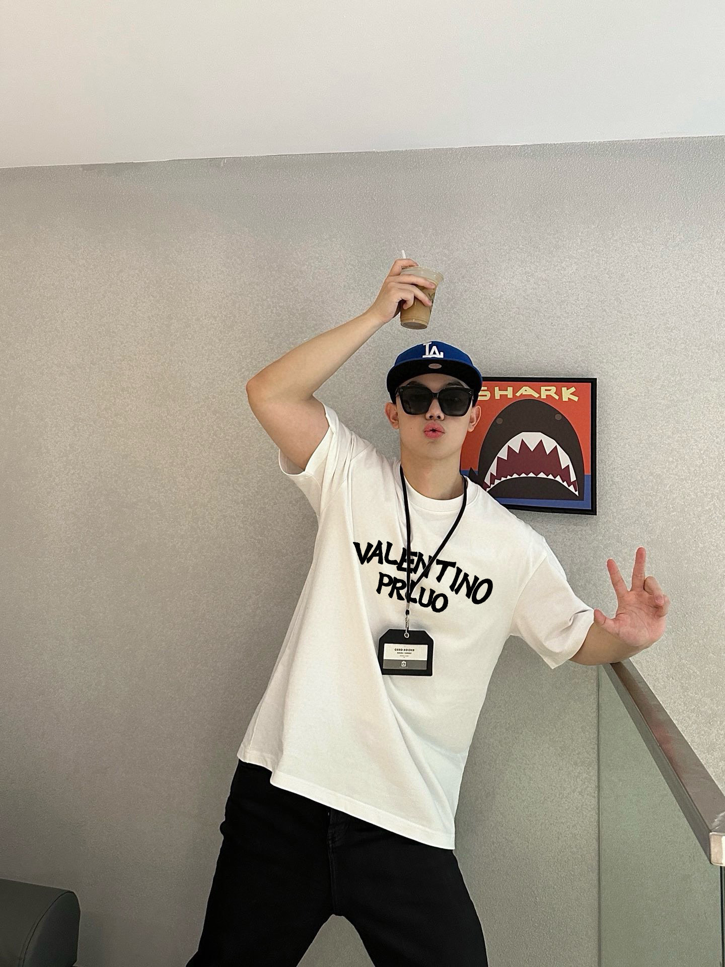 ￼ ￼ ￼ ￼ ￼ ￼ ￼ ￼ ￼￼ 华伦天奴 新款字母印花双层重工短袖T桖 字母图案不管是T桖还是卫衣