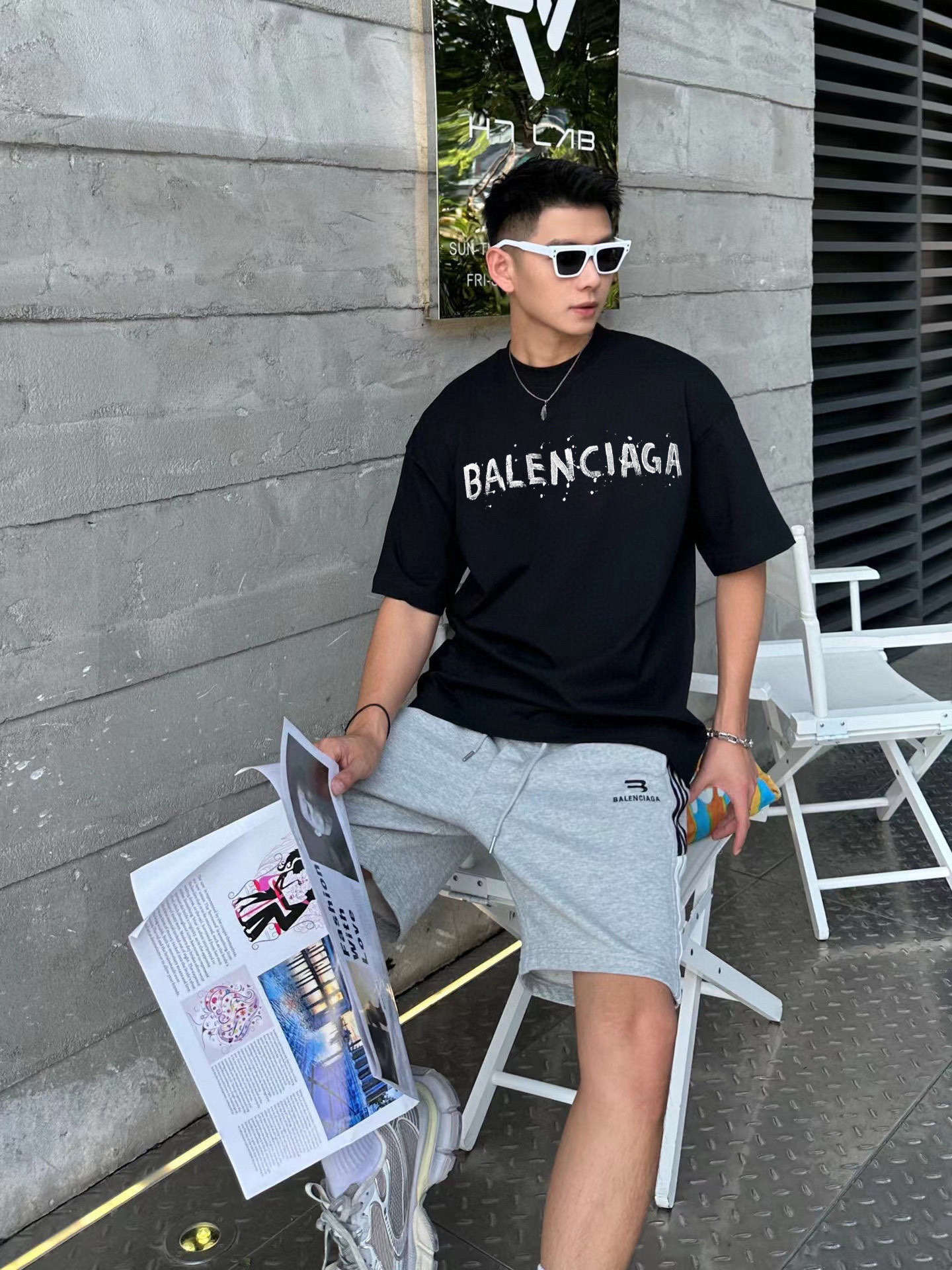 ￼ ￼ ￼ ￼ ￼ ￼ ￼ ￼ ￼￼ 巴黎世家 新款字母印花双层重工短袖T桖 字母图案不管是T桖还是卫衣