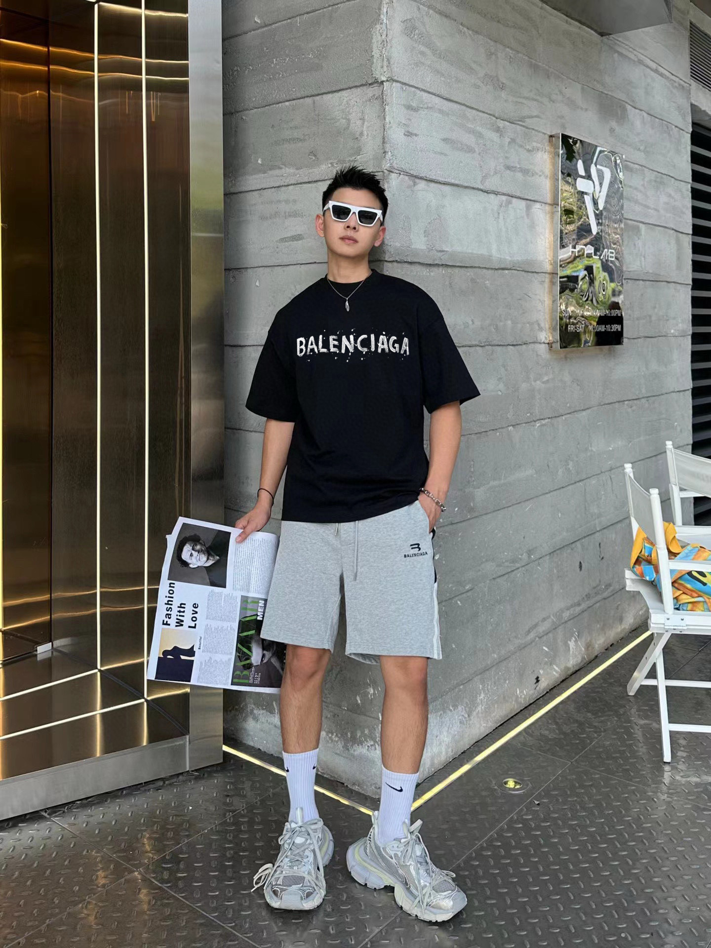 ￼ ￼ ￼ ￼ ￼ ￼ ￼ ￼ ￼￼ 巴黎世家 新款字母印花双层重工短袖T桖 字母图案不管是T桖还是卫衣