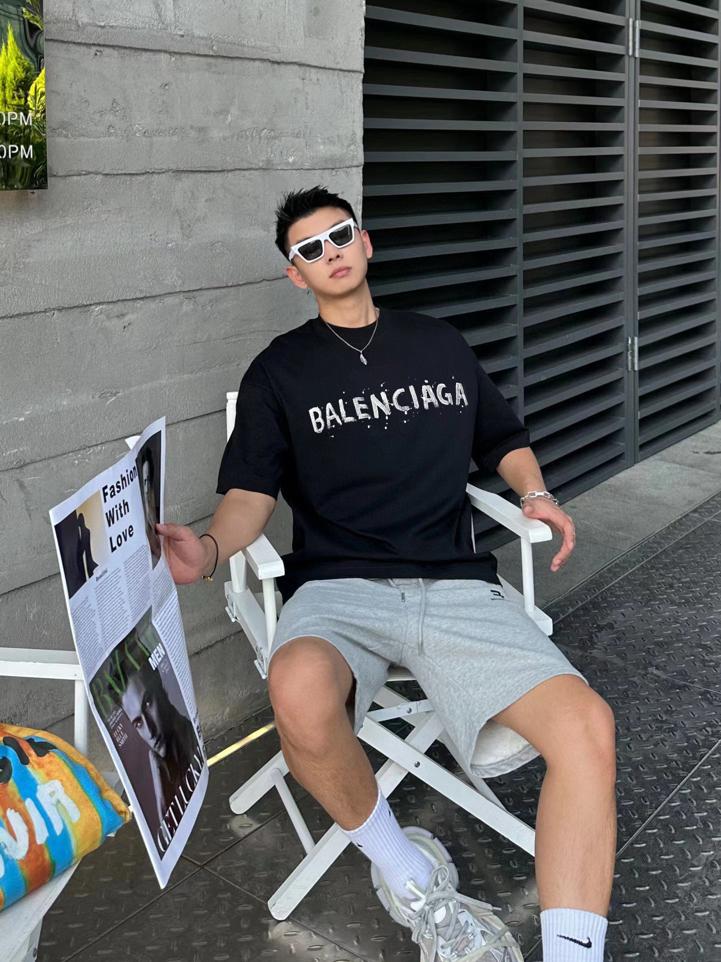 ￼ ￼ ￼ ￼ ￼ ￼ ￼ ￼ ￼￼ 巴黎世家 新款字母印花双层重工短袖T桖 字母图案不管是T桖还是卫衣