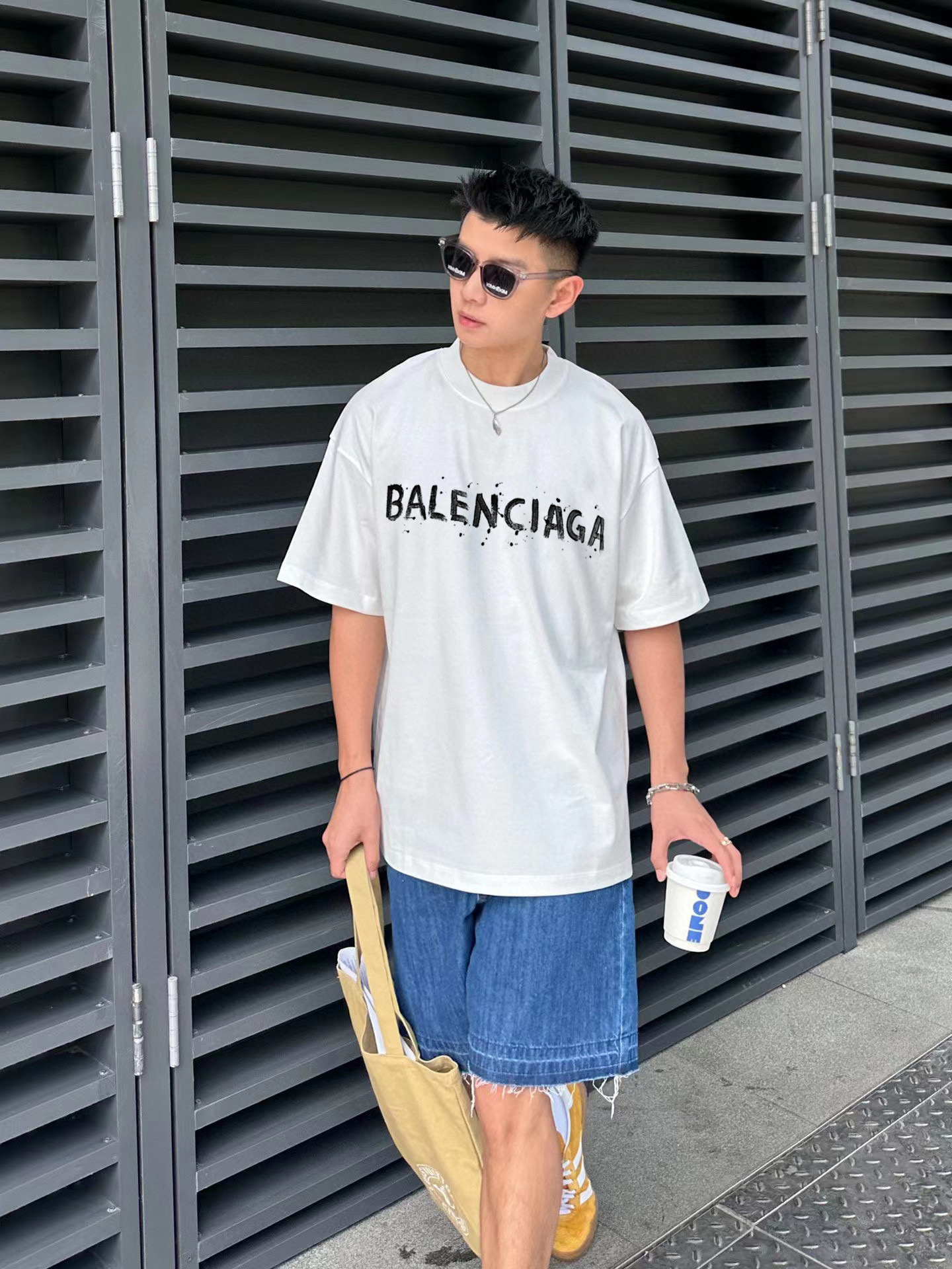 ￼ ￼ ￼ ￼ ￼ ￼ ￼ ￼ ￼￼ 巴黎世家 新款字母印花双层重工短袖T桖 字母图案不管是T桖还是卫衣