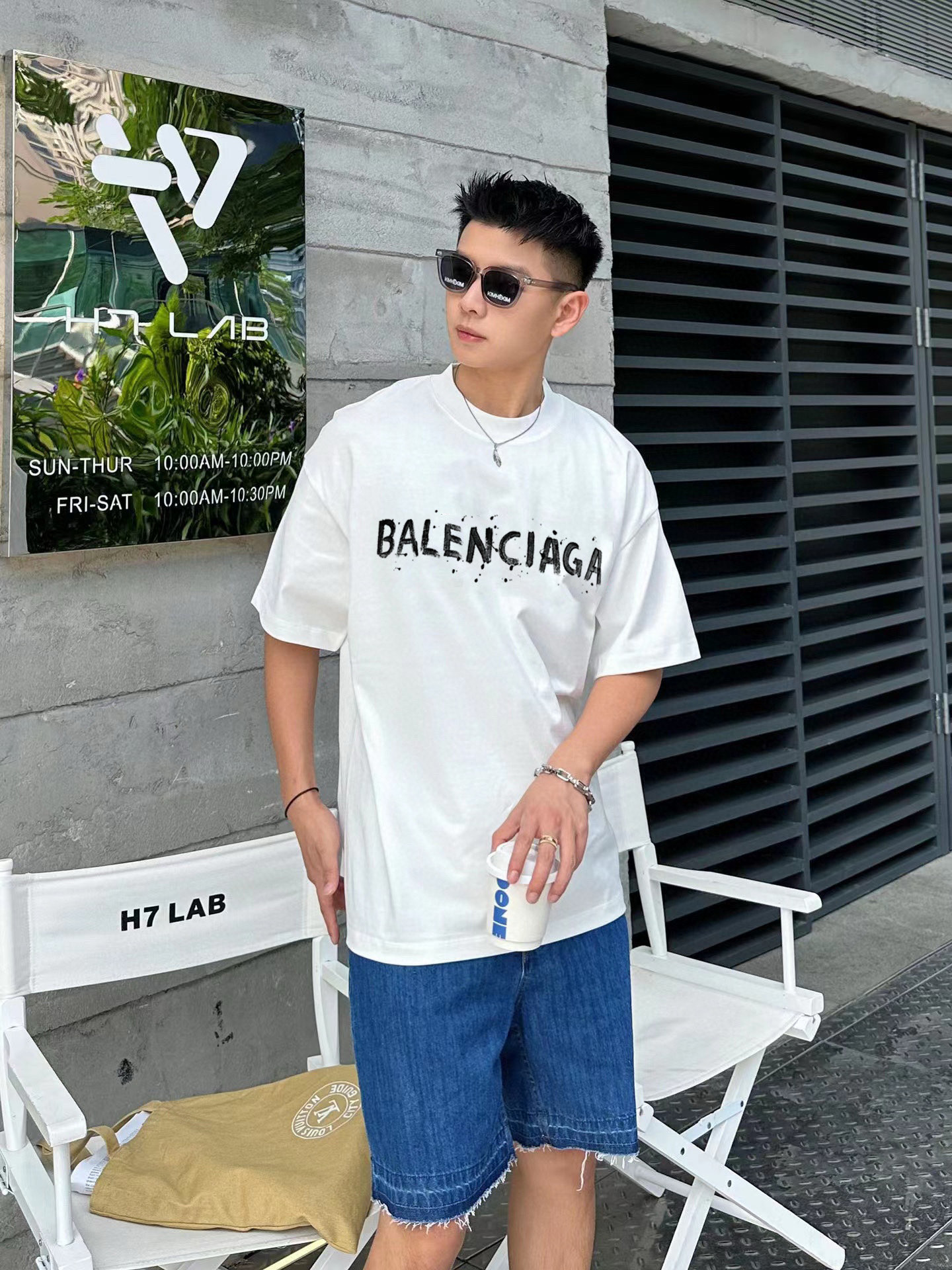 ￼ ￼ ￼ ￼ ￼ ￼ ￼ ￼ ￼￼ 巴黎世家 新款字母印花双层重工短袖T桖 字母图案不管是T桖还是卫衣