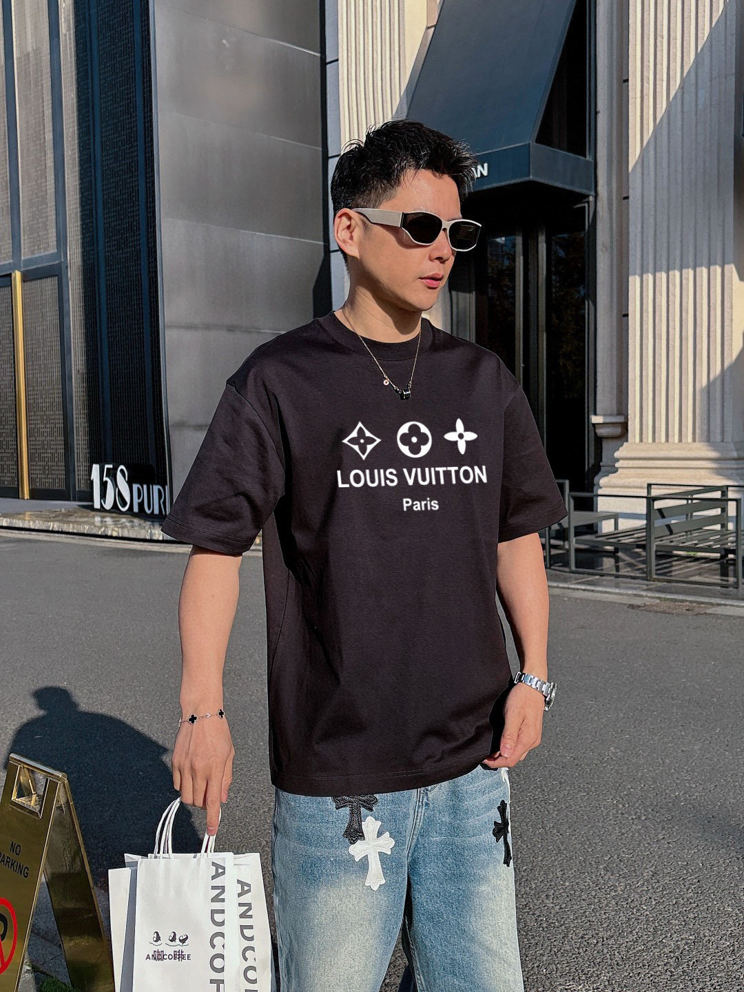 ￼ ￼ ￼ ￼ ￼ ￼ ￼ ￼ ￼￼ 路易威登 新款字母印花双层重工短袖T桖 字母图案不管是T桖还是卫衣