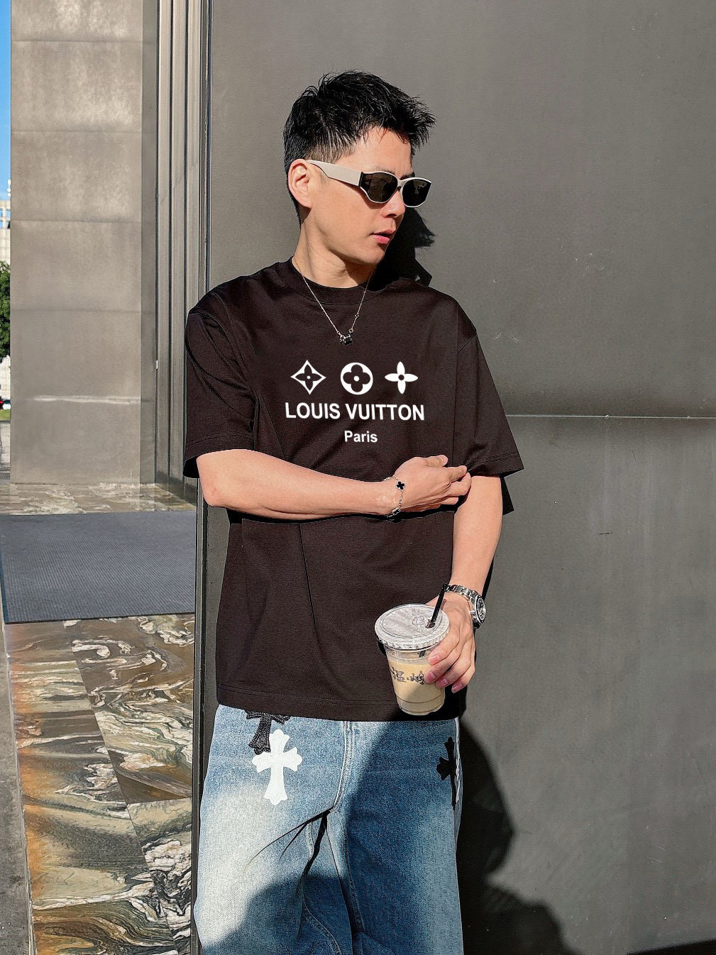￼ ￼ ￼ ￼ ￼ ￼ ￼ ￼ ￼￼ 路易威登 新款字母印花双层重工短袖T桖 字母图案不管是T桖还是卫衣