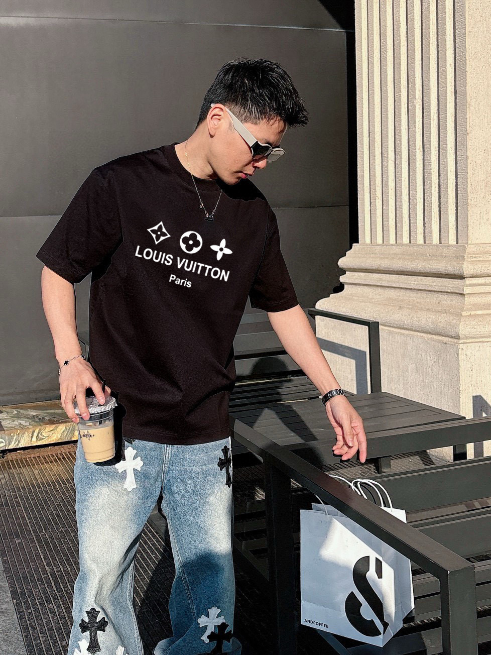 ￼ ￼ ￼ ￼ ￼ ￼ ￼ ￼ ￼￼ 路易威登 新款字母印花双层重工短袖T桖 字母图案不管是T桖还是卫衣