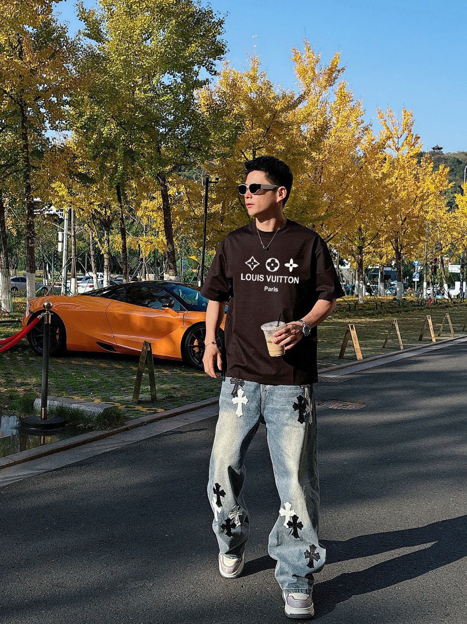 ￼ ￼ ￼ ￼ ￼ ￼ ￼ ￼ ￼￼ 路易威登 新款字母印花双层重工短袖T桖 字母图案不管是T桖还是卫衣