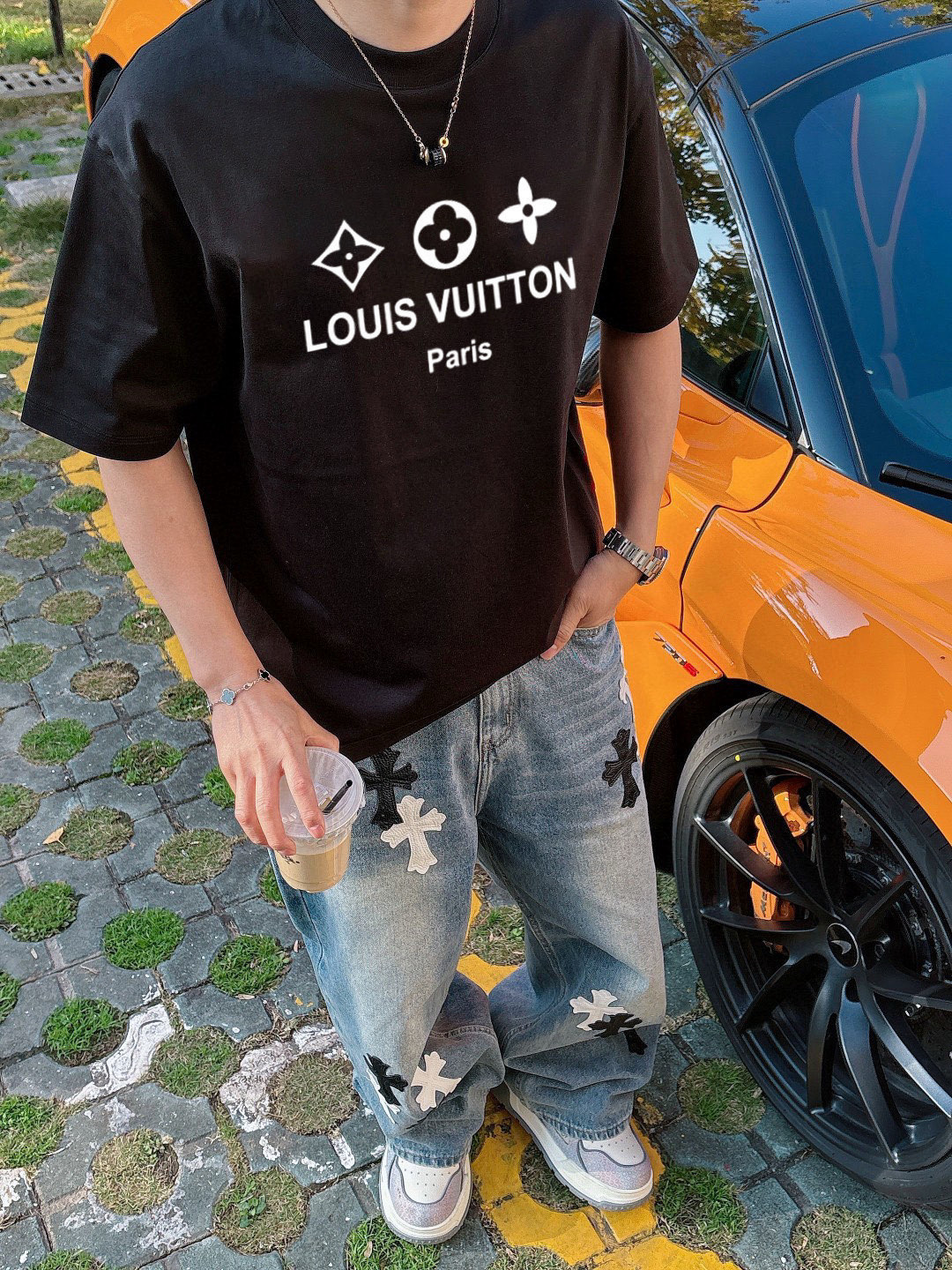 ￼ ￼ ￼ ￼ ￼ ￼ ￼ ￼ ￼￼ 路易威登 新款字母印花双层重工短袖T桖 字母图案不管是T桖还是卫衣