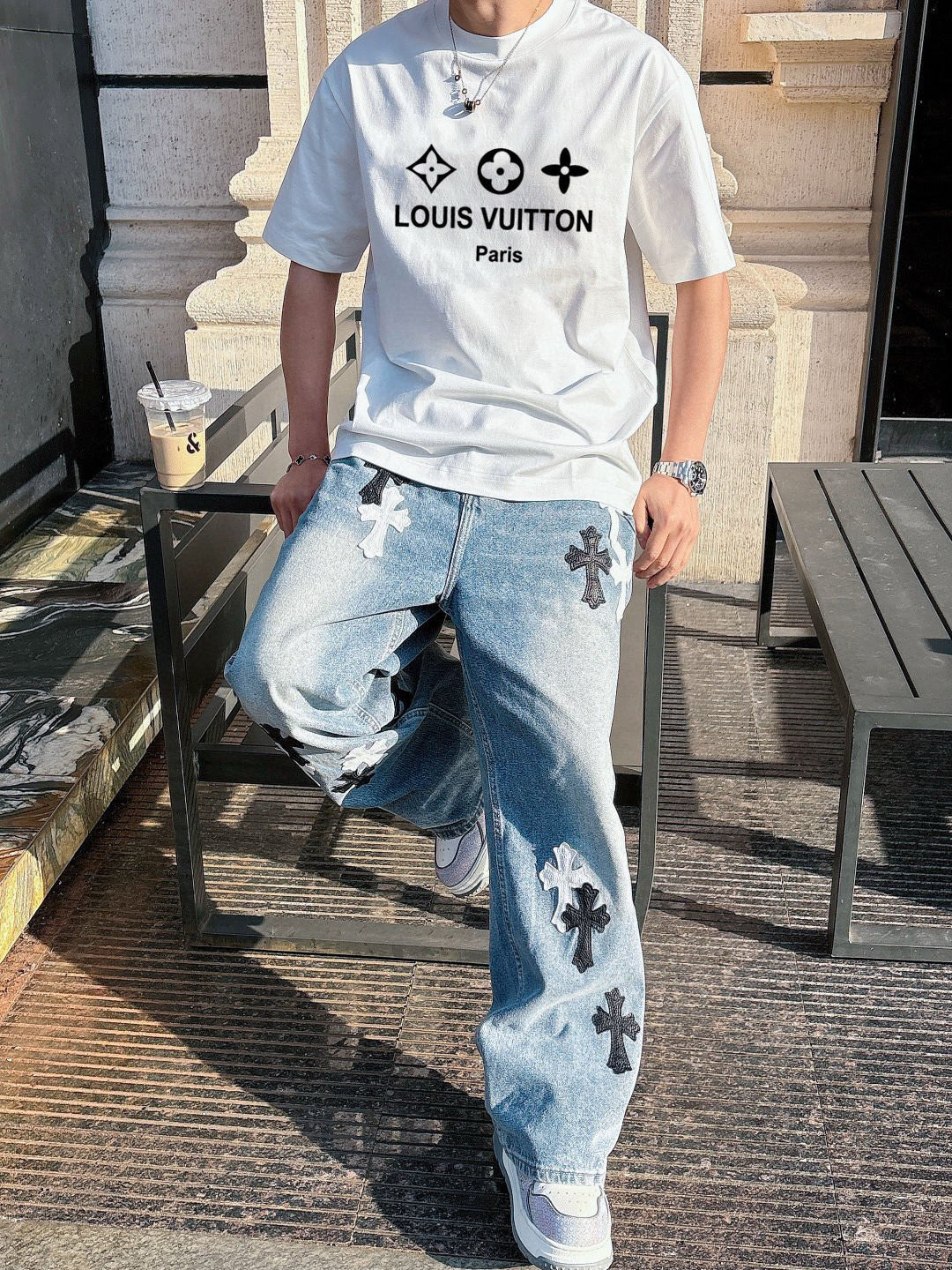 ￼ ￼ ￼ ￼ ￼ ￼ ￼ ￼ ￼￼ 路易威登 新款字母印花双层重工短袖T桖 字母图案不管是T桖还是卫衣