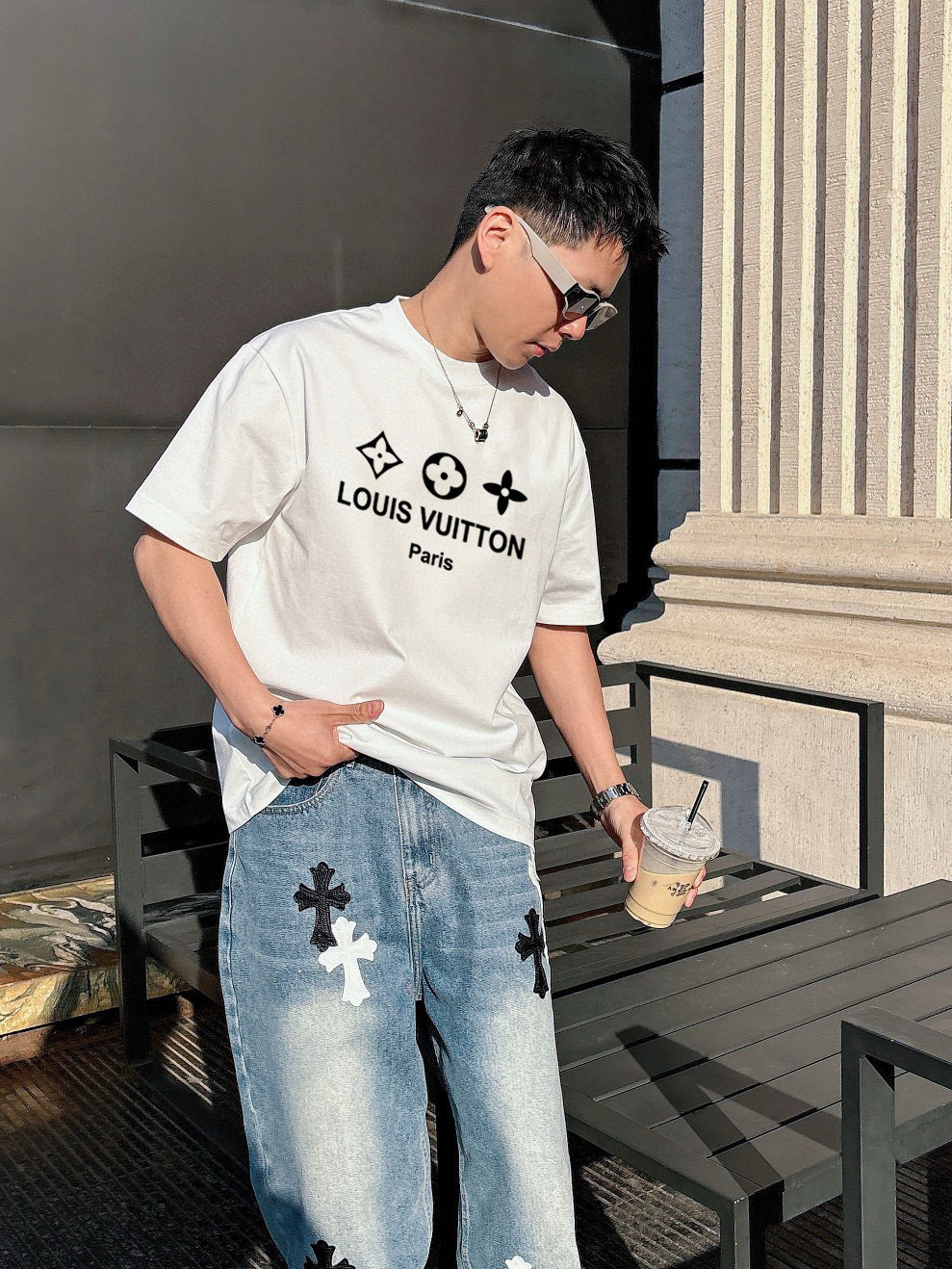 ￼ ￼ ￼ ￼ ￼ ￼ ￼ ￼ ￼￼ 路易威登 新款字母印花双层重工短袖T桖 字母图案不管是T桖还是卫衣