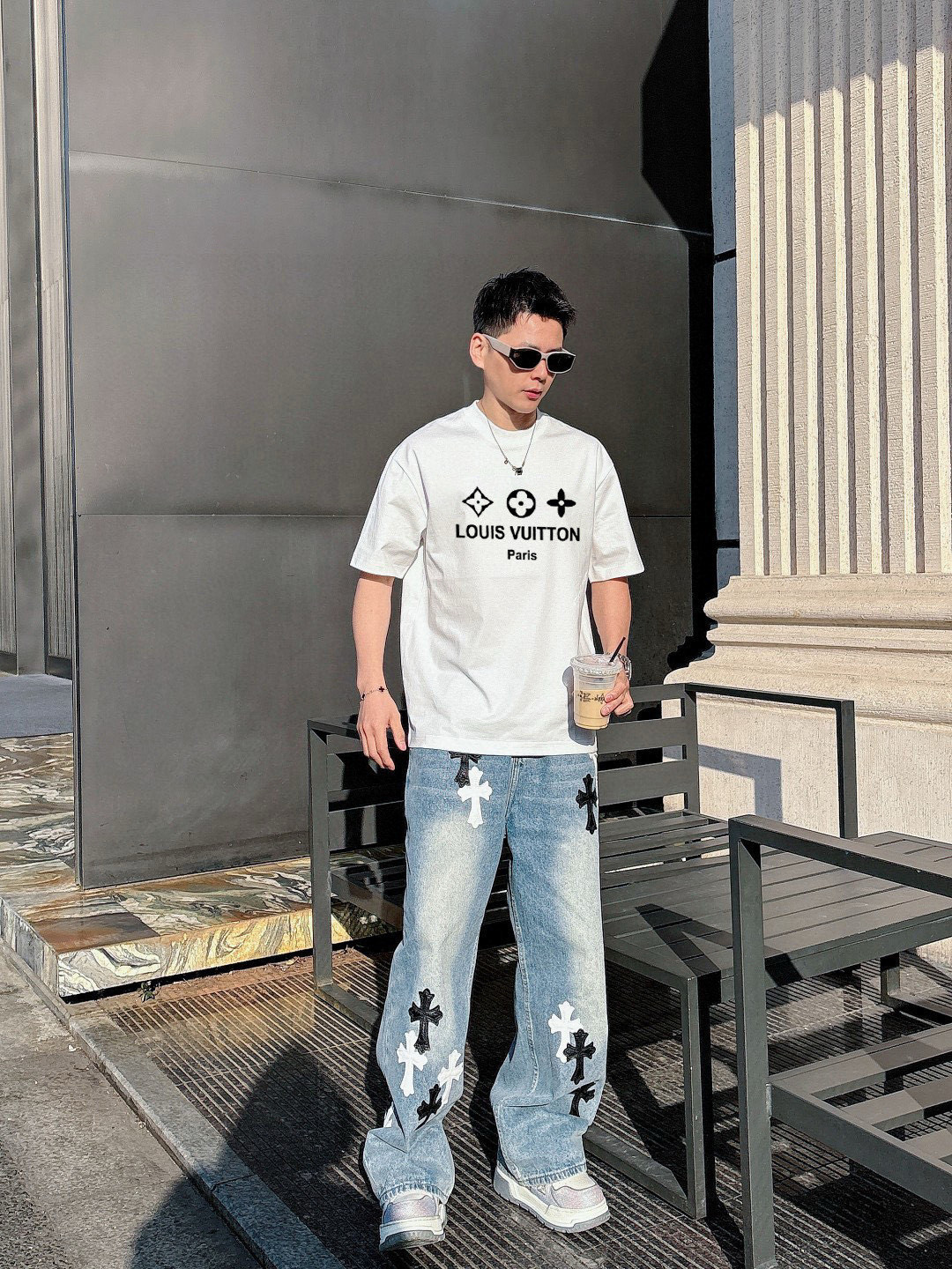 ￼ ￼ ￼ ￼ ￼ ￼ ￼ ￼ ￼￼ 路易威登 新款字母印花双层重工短袖T桖 字母图案不管是T桖还是卫衣