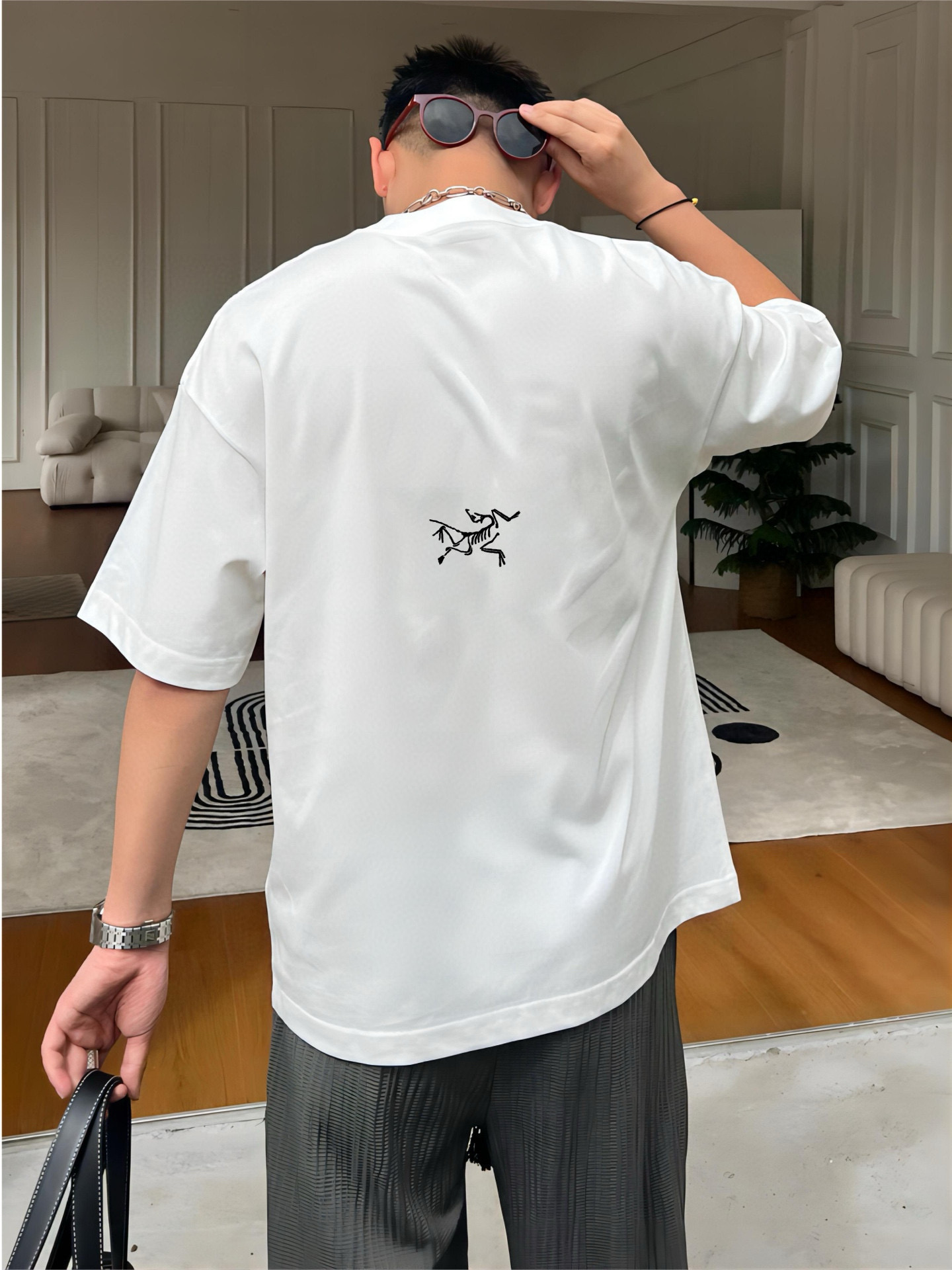 ￼ ￼ ￼ ￼ ￼ ￼ ￼ ￼ ￼￼ 始祖鸟 新款字母印花双层重工短袖T桖 字母图案不管是T桖还是卫衣都