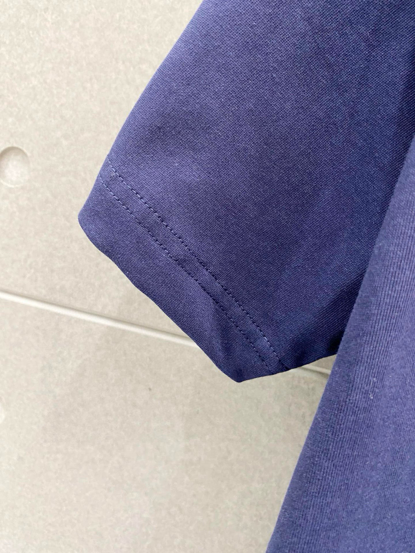 巴宝莉 25官网同步发售 欧美流行趋势 洗水分层工艺 洗水纯棉面料 柔软舒适细腻 大幅印花 提升档次 宽