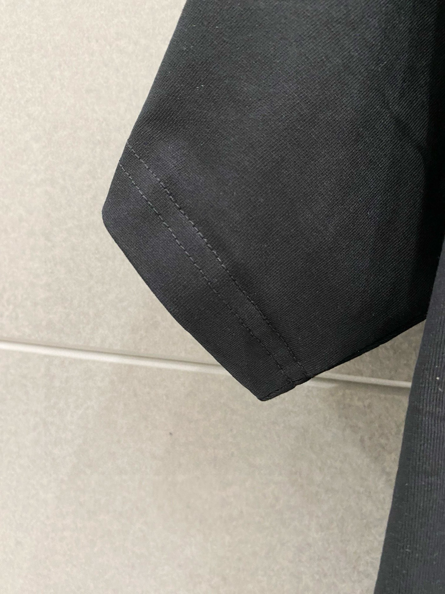 巴宝莉 25官网同步发售 欧美流行趋势 洗水分层工艺 洗水纯棉面料 柔软舒适细腻 大幅印花 提升档次 宽