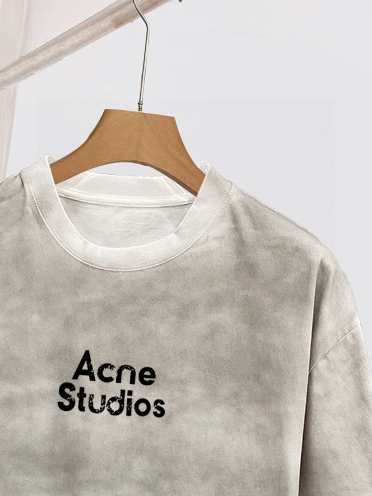 ACNE 25官网同步发售 欧美流行趋势 洗水分层工艺 洗水纯棉面料 柔软舒适细腻 大幅印花 提升档次 