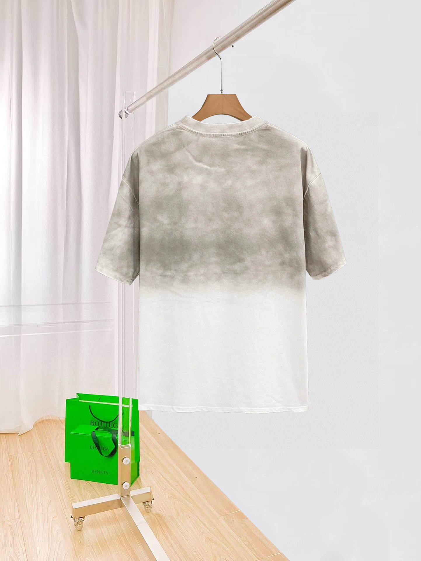 ACNE 25官网同步发售 欧美流行趋势 洗水分层工艺 洗水纯棉面料 柔软舒适细腻 大幅印花 提升档次 