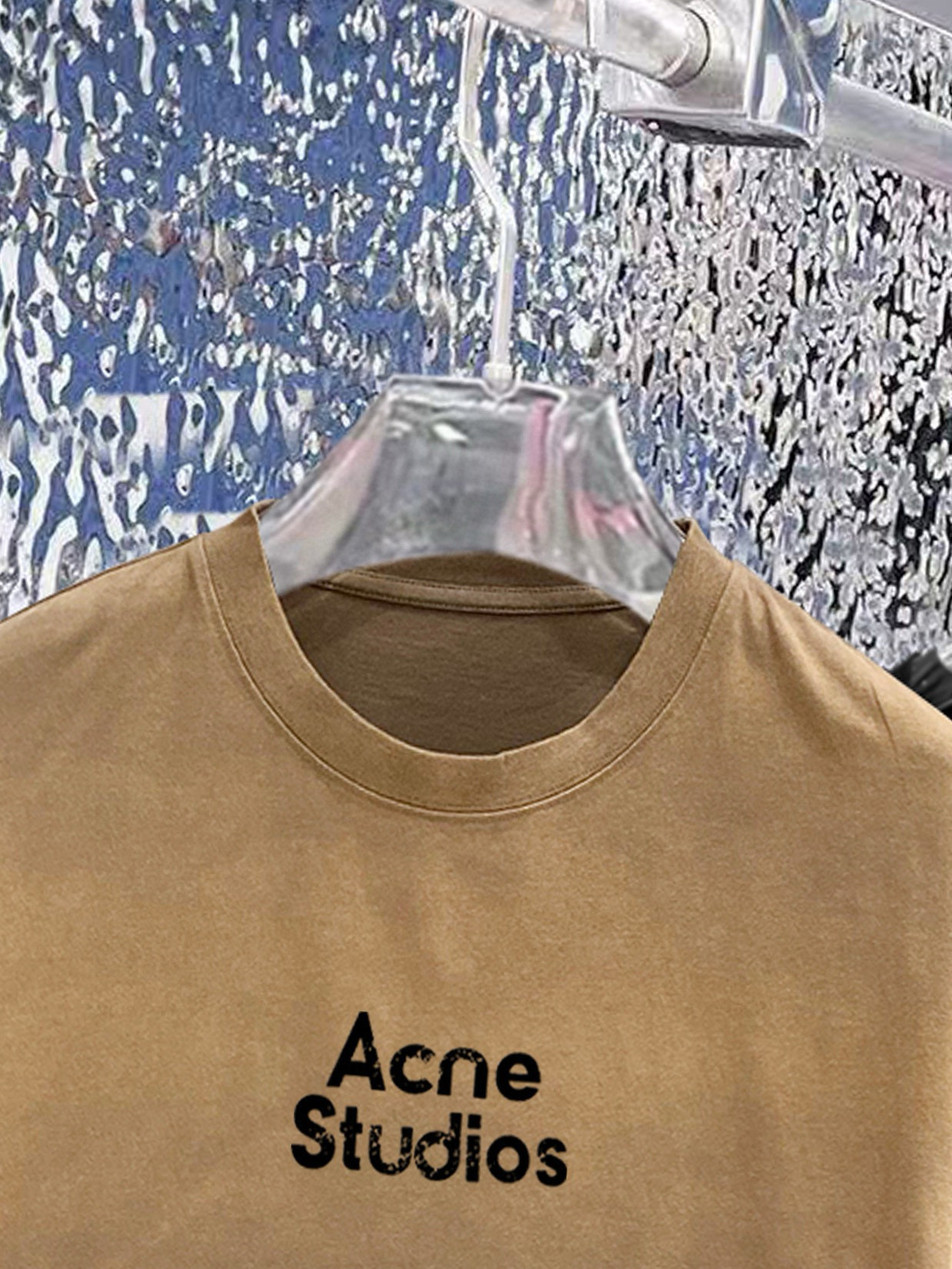 ACNE 25官网同步发售 欧美流行趋势 洗水分层工艺 洗水纯棉面料 柔软舒适细腻 大幅印花 提升档次 