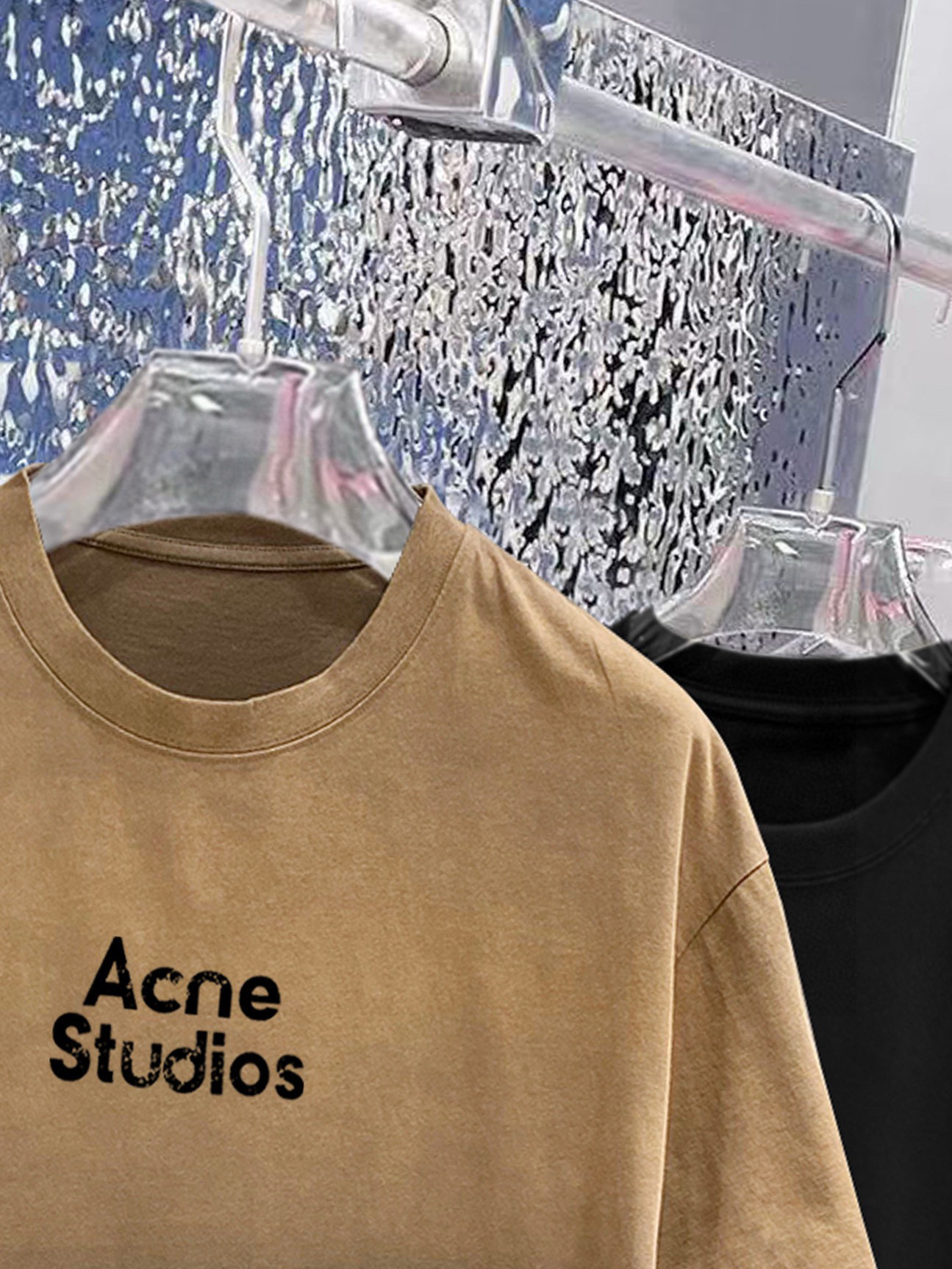 ACNE 25官网同步发售 欧美流行趋势 洗水分层工艺 洗水纯棉面料 柔软舒适细腻 大幅印花 提升档次 