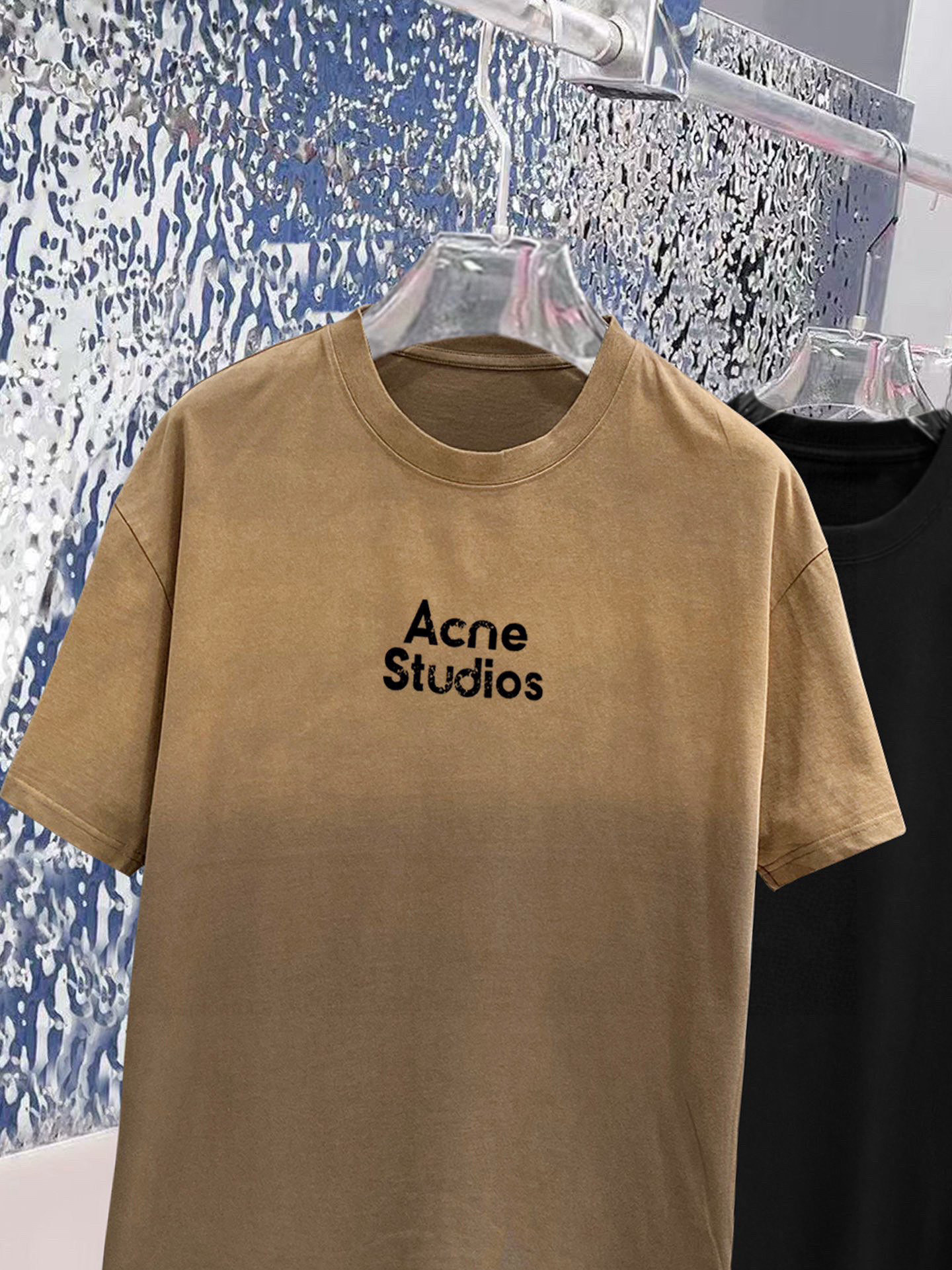 ACNE 25官网同步发售 欧美流行趋势 洗水分层工艺 洗水纯棉面料 柔软舒适细腻 大幅印花 提升档次 