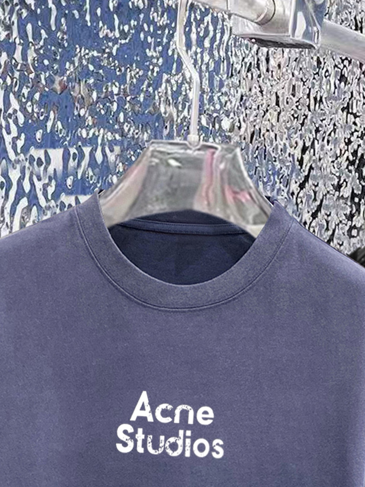 ACNE 25官网同步发售 欧美流行趋势 洗水分层工艺 洗水纯棉面料 柔软舒适细腻 大幅印花 提升档次 