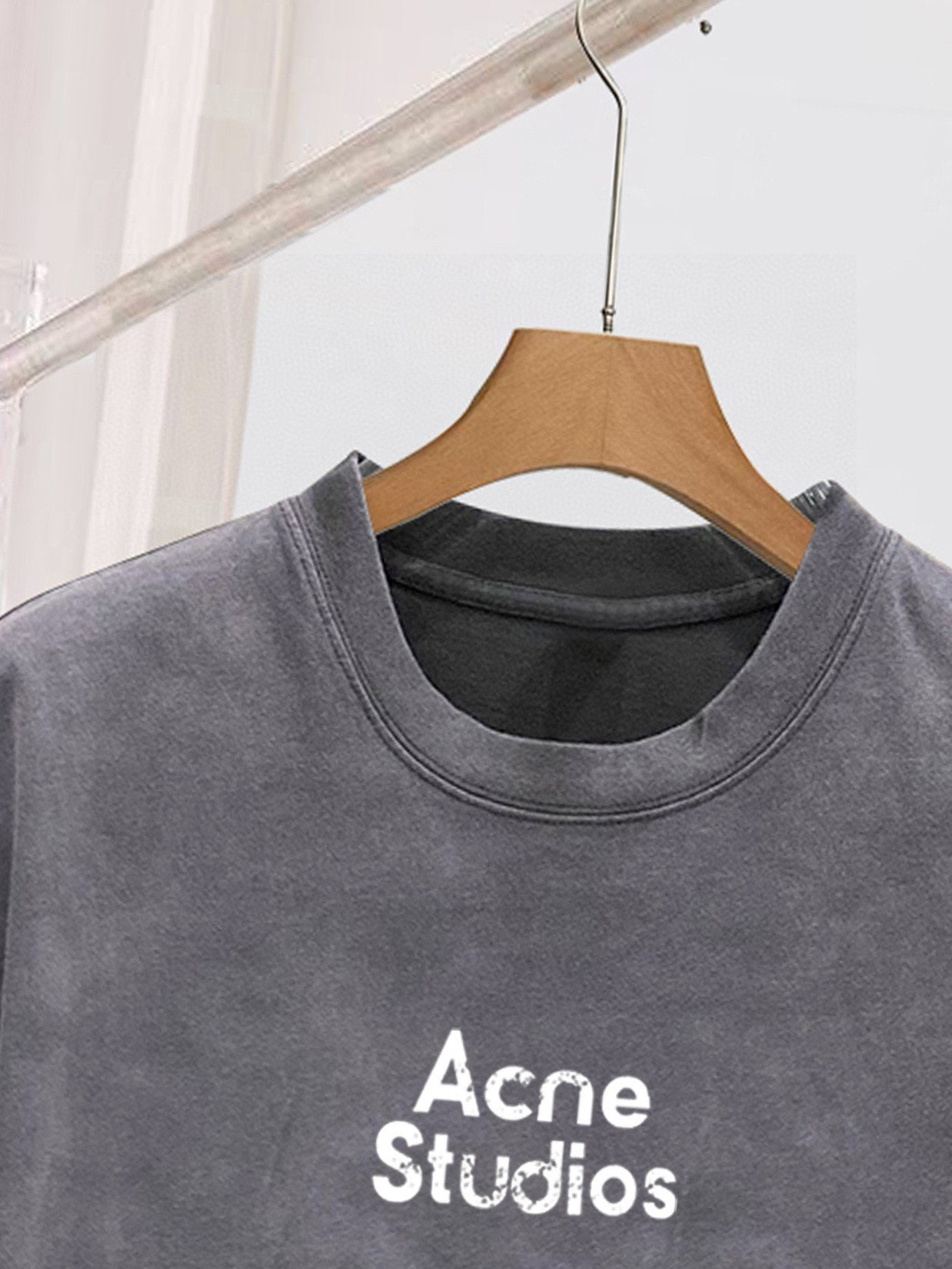 ACNE 25官网同步发售 欧美流行趋势 洗水分层工艺 洗水纯棉面料 柔软舒适细腻 大幅印花 提升档次 