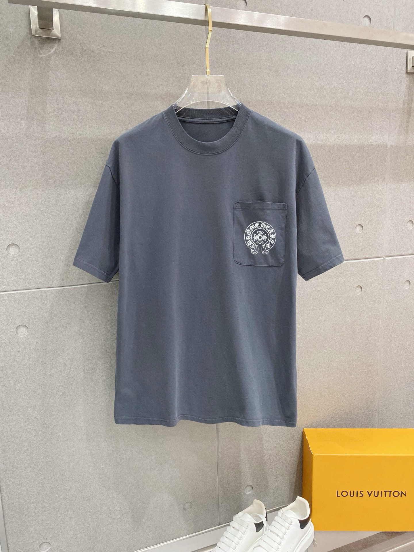 克罗心 25官网同步发售 欧美流行趋势 洗水分层工艺 拼接口袋图案展示 洗水纯棉面料 提升档次 柔软舒适