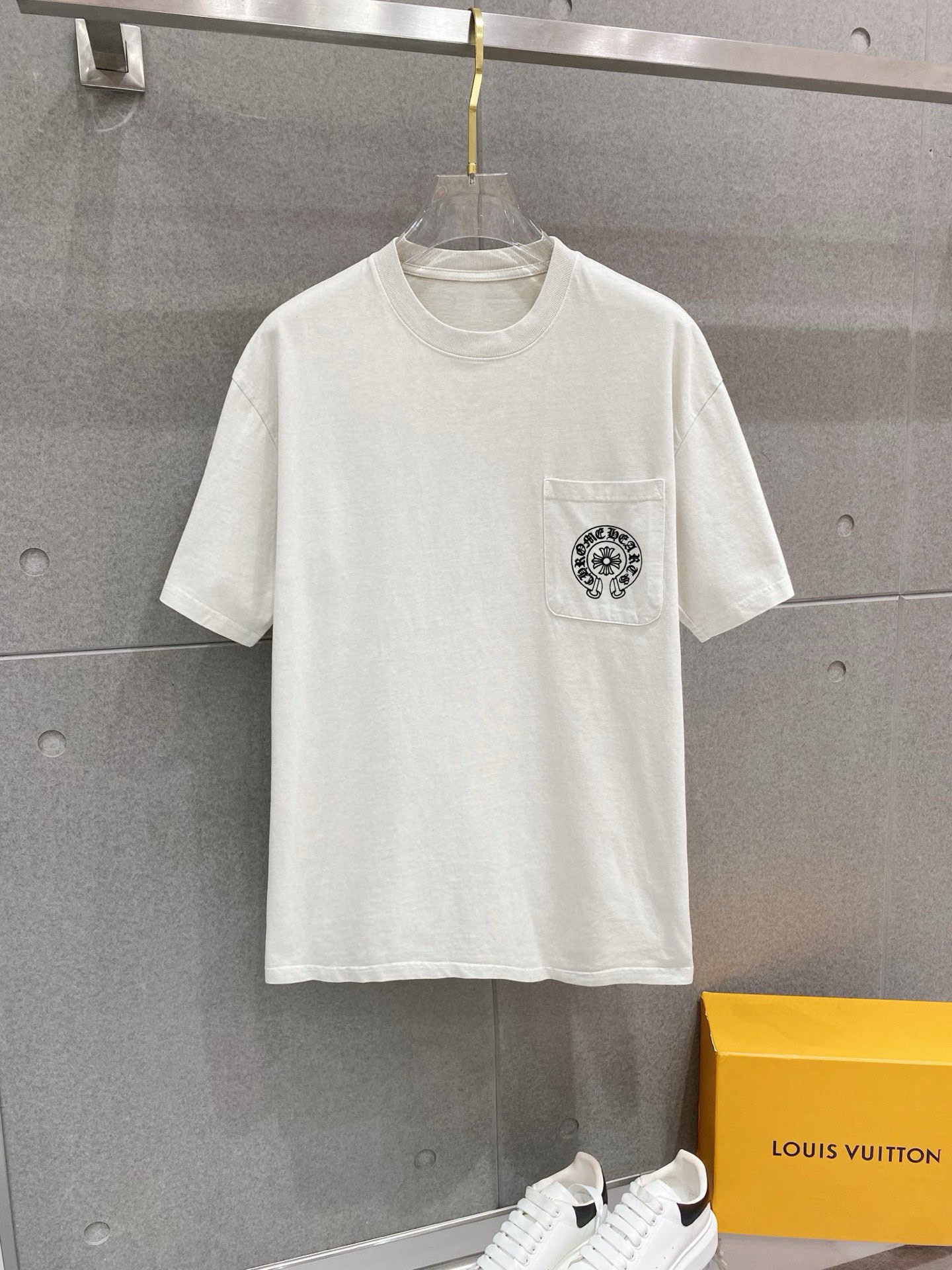 克罗心 25官网同步发售 欧美流行趋势 洗水分层工艺 拼接口袋图案展示 洗水纯棉面料 提升档次 柔软舒适