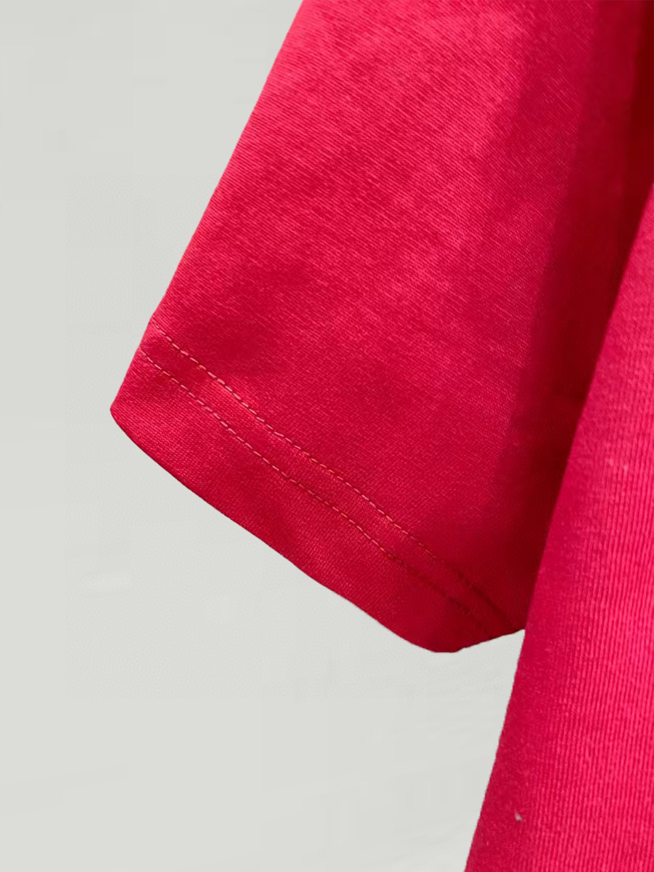 ￼ ￼ ￼ ￼ ￼ 巴黎世家 线条新款肩部设计 字母印花双层重工短袖T桖 字母图案不管是T桖还是卫衣都是