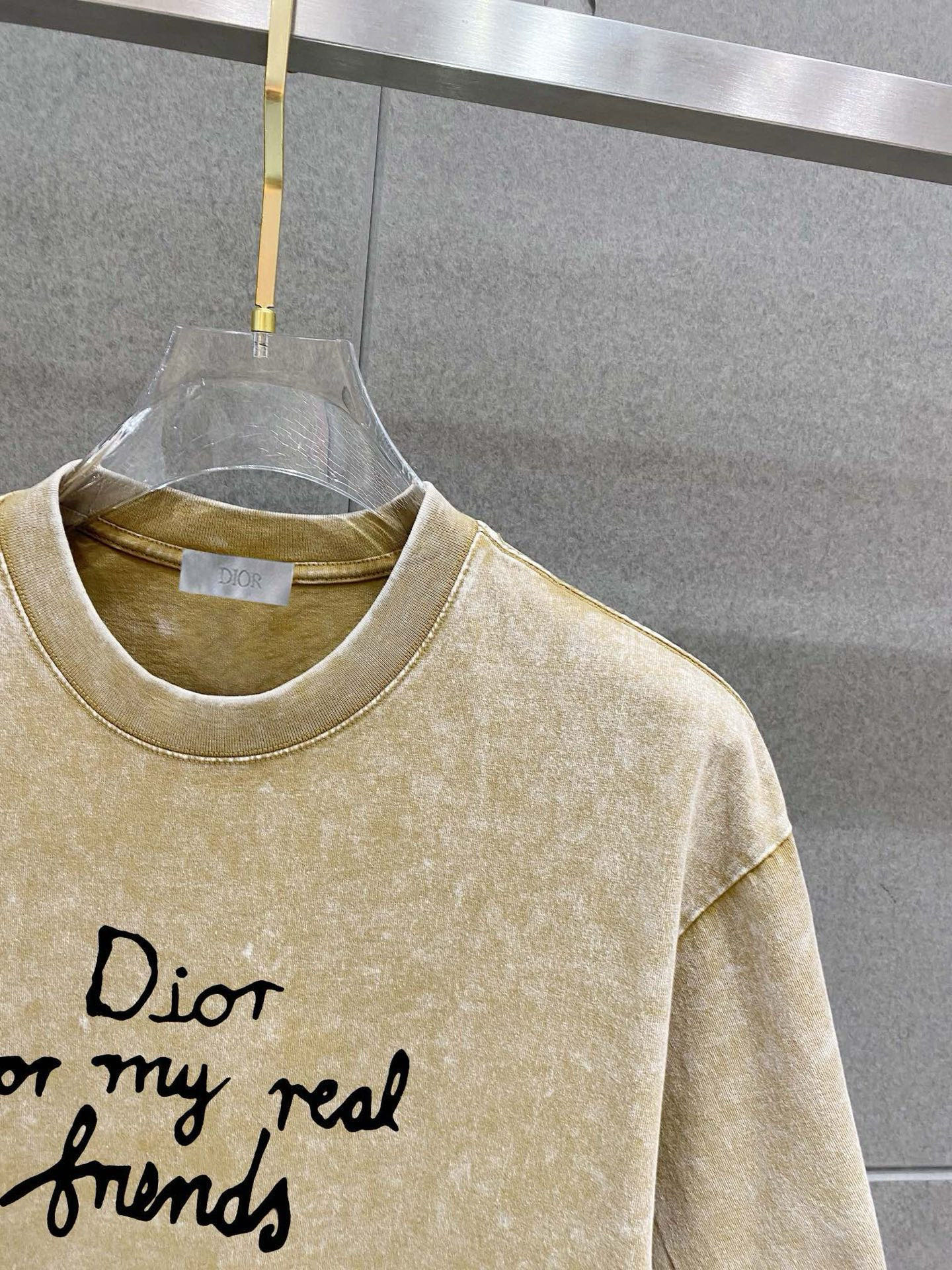 ￼ 迪奥 25官网同步发售 欧美流行趋势 洗水分层工艺 洗水纯棉面料 柔软舒适细腻 大幅印花 提升档次 