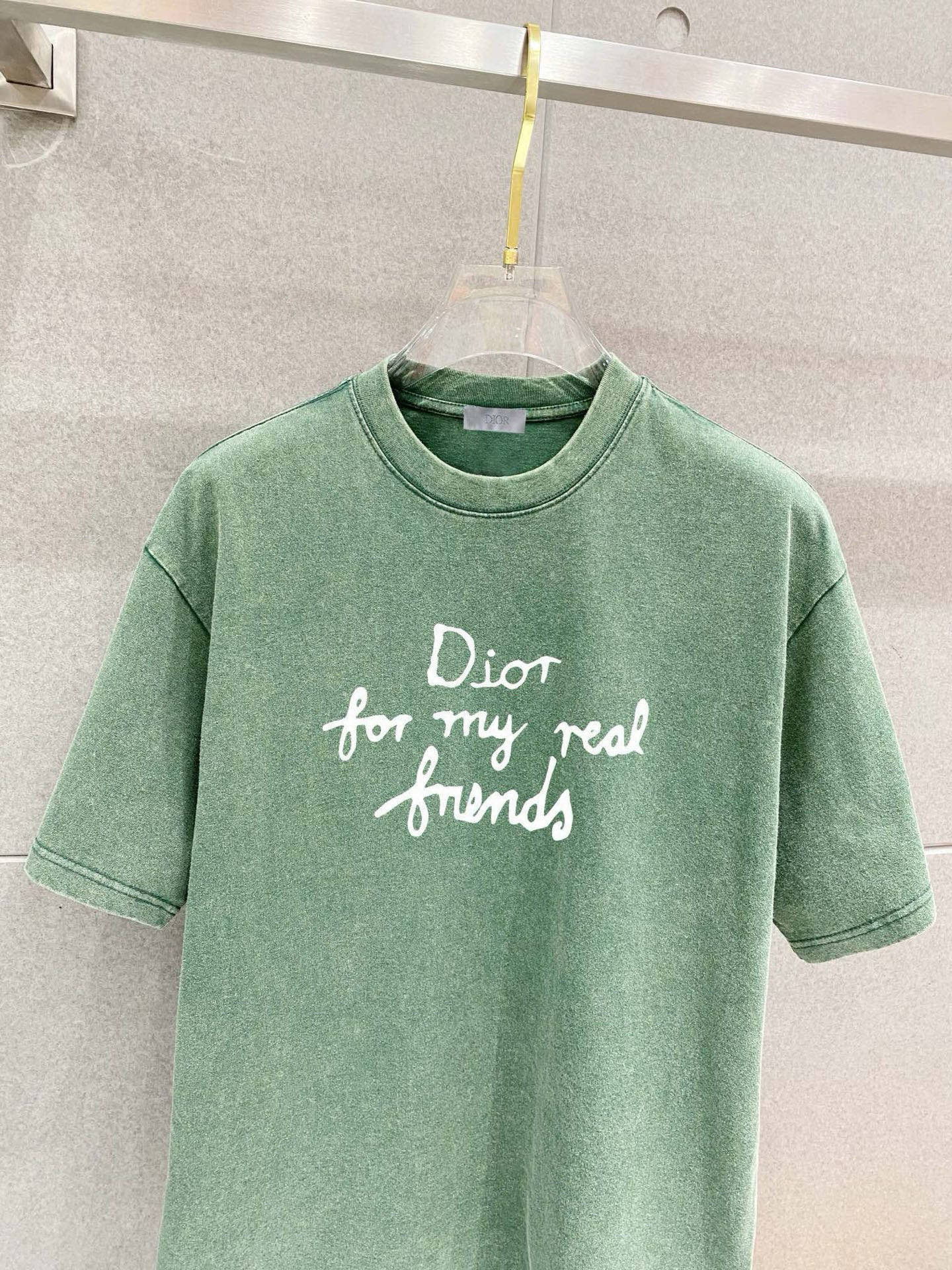 ￼ 迪奥 25官网同步发售 欧美流行趋势 洗水分层工艺 洗水纯棉面料 柔软舒适细腻 大幅印花 提升档次 