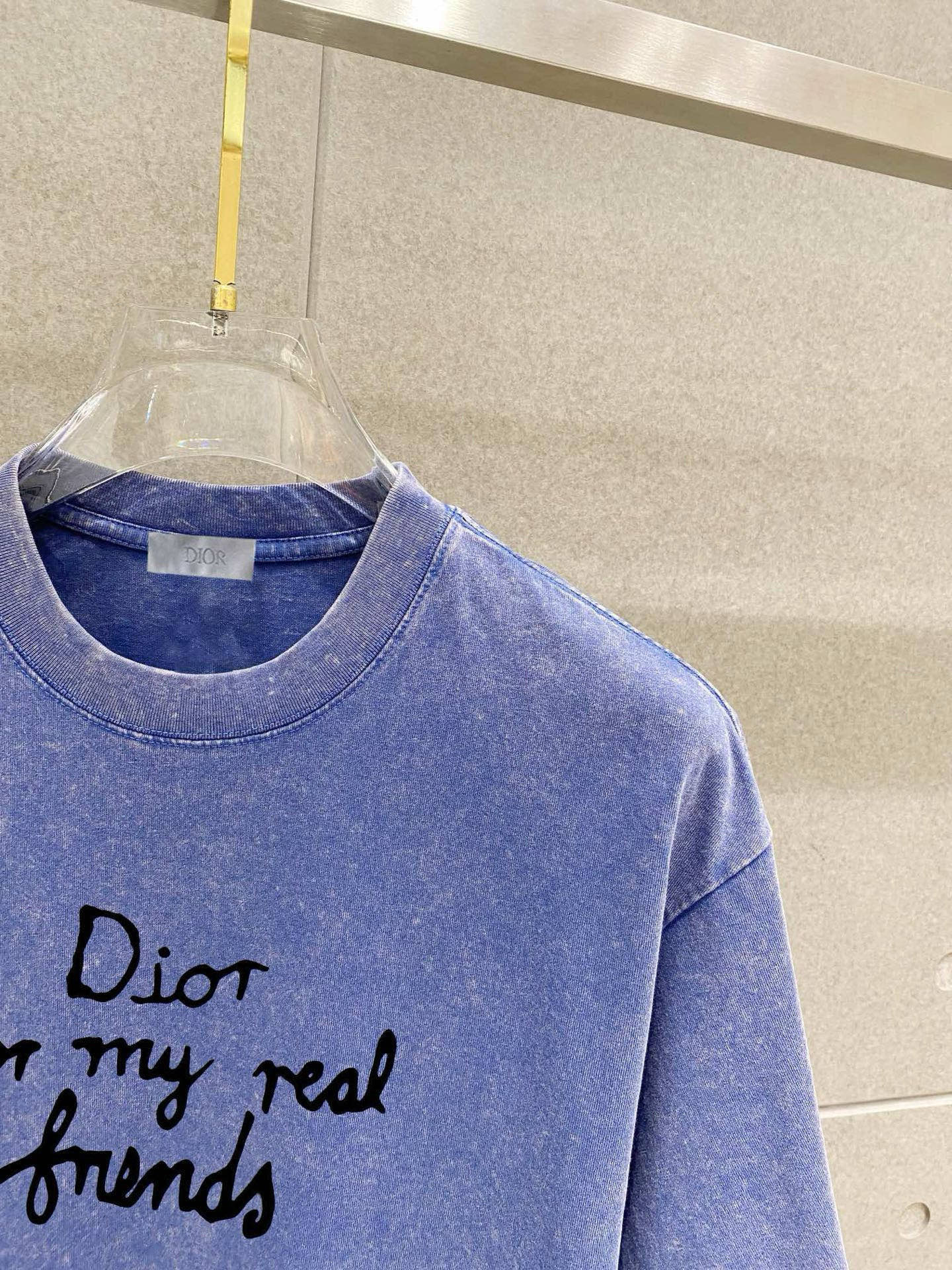 ￼ 迪奥 25官网同步发售 欧美流行趋势 洗水分层工艺 洗水纯棉面料 柔软舒适细腻 大幅印花 提升档次 