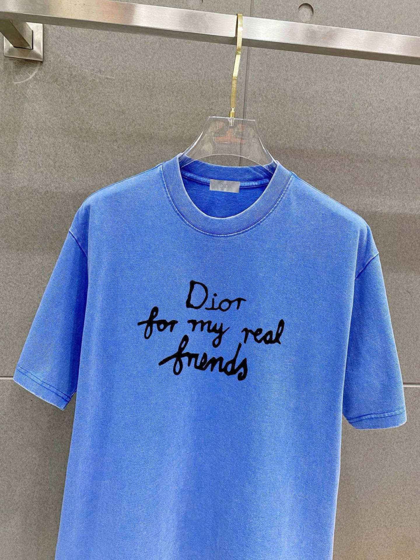 ￼ 迪奥 25官网同步发售 欧美流行趋势 洗水分层工艺 洗水纯棉面料 柔软舒适细腻 大幅印花 提升档次 