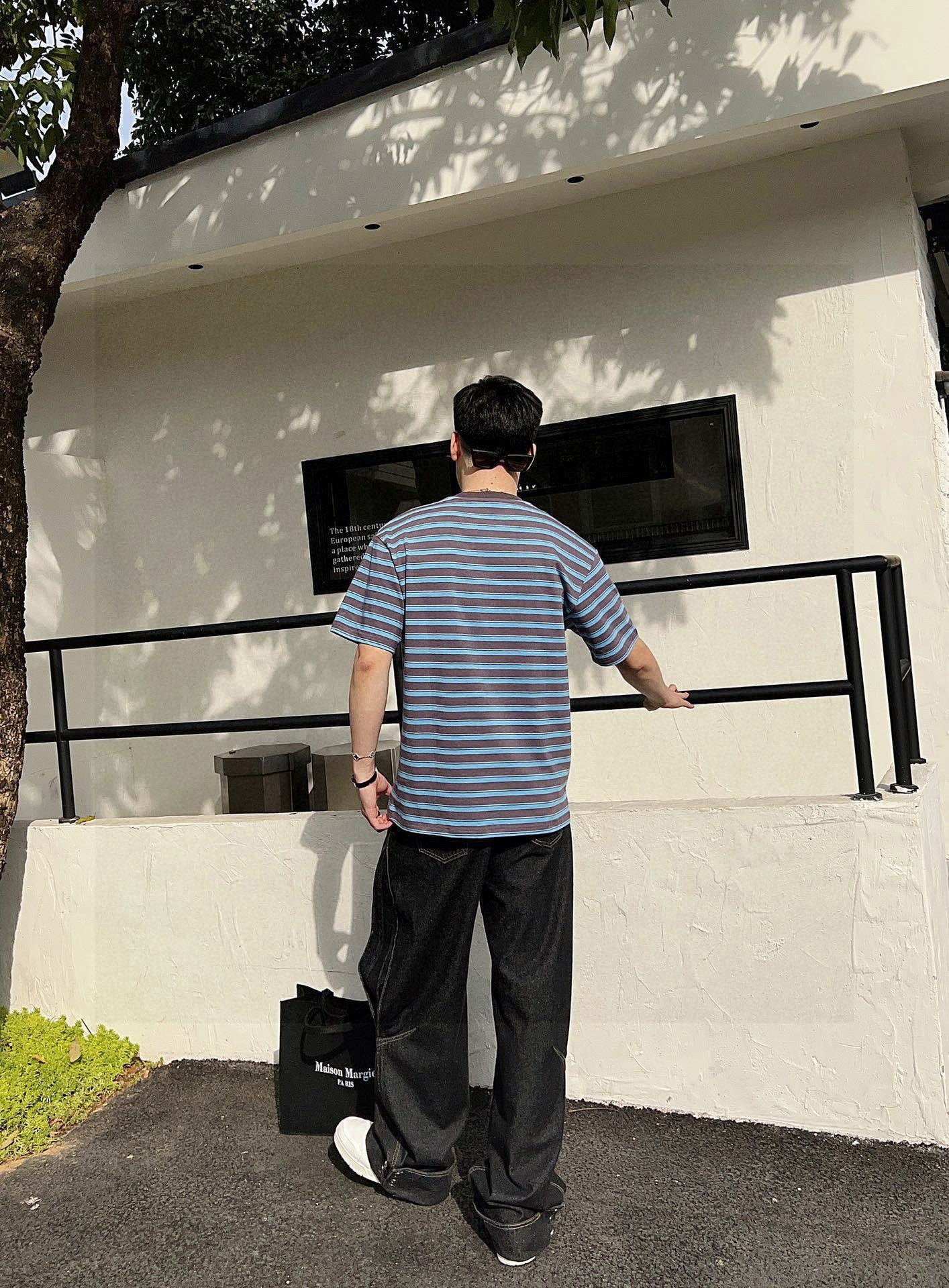 ￼ ￼ MIUMIU 25官网同步发售 欧美流行趋势 洗水分层工艺 洗水纯棉面料 条纹线条搭配 提升档次