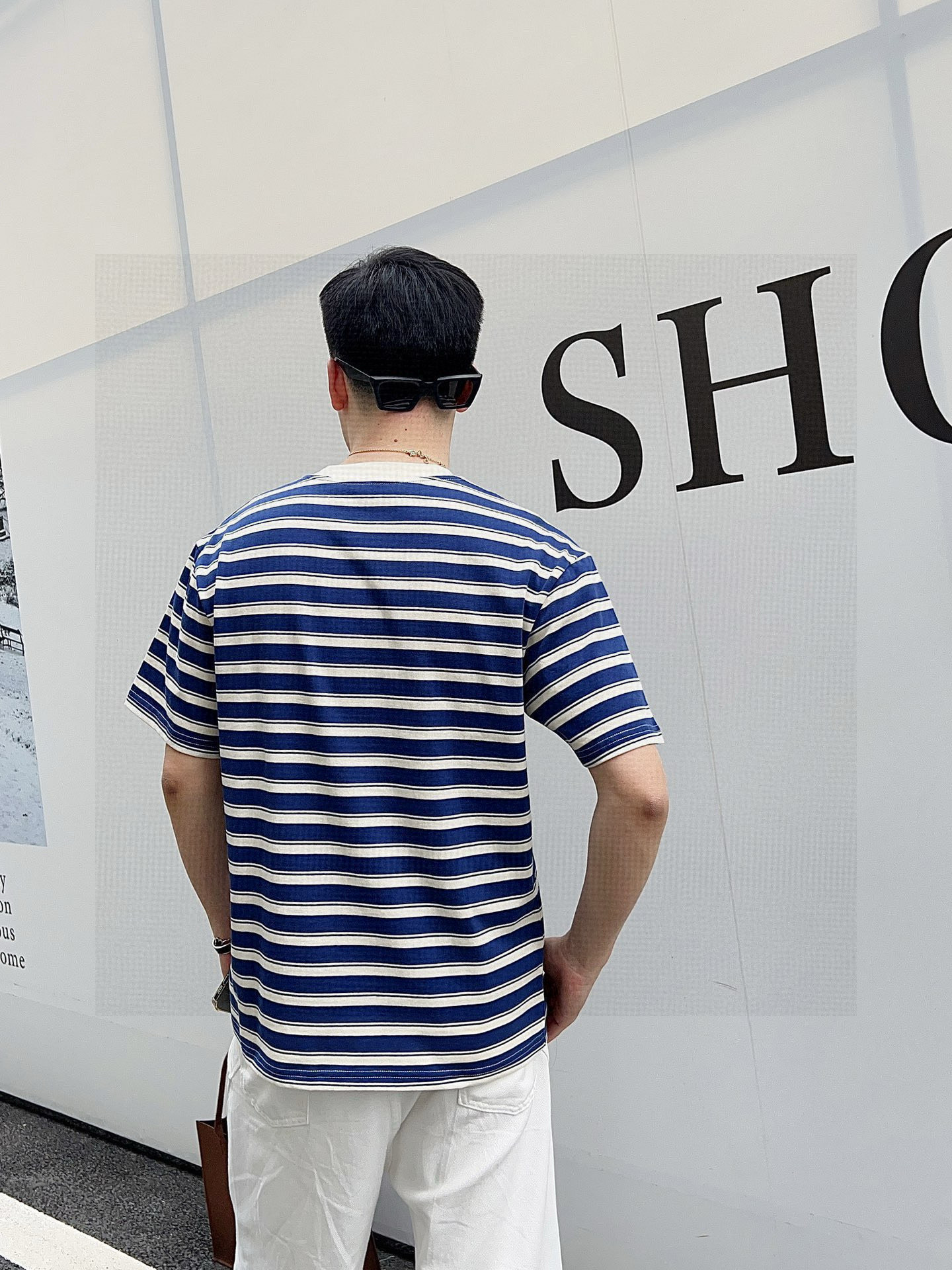 ￼ ￼ MIUMIU 25官网同步发售 欧美流行趋势 洗水分层工艺 洗水纯棉面料 条纹线条搭配 提升档次