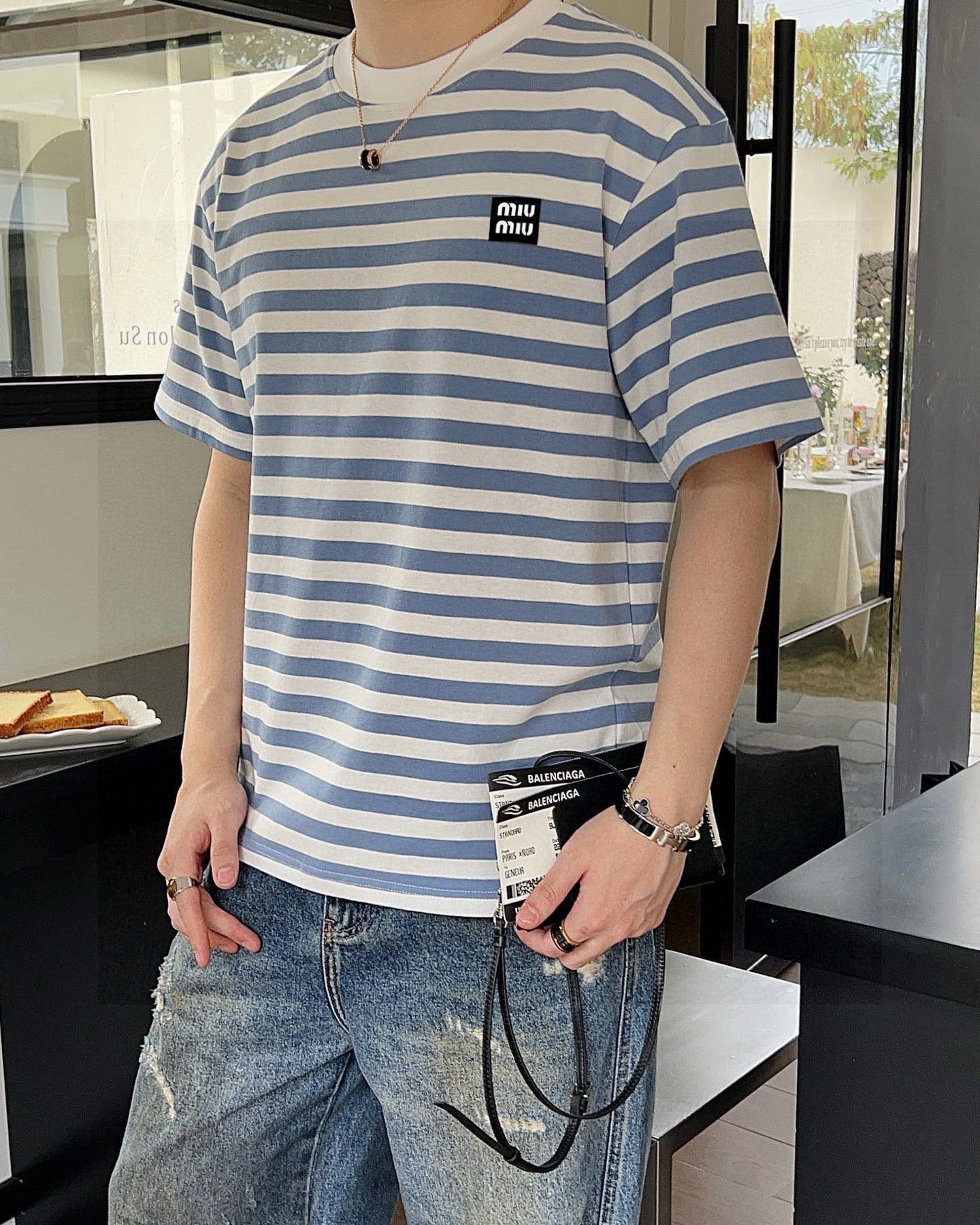 ￼ ￼ MIUMIU 25官网同步发售 欧美流行趋势 洗水分层工艺 洗水纯棉面料 条纹线条搭配 提升档次