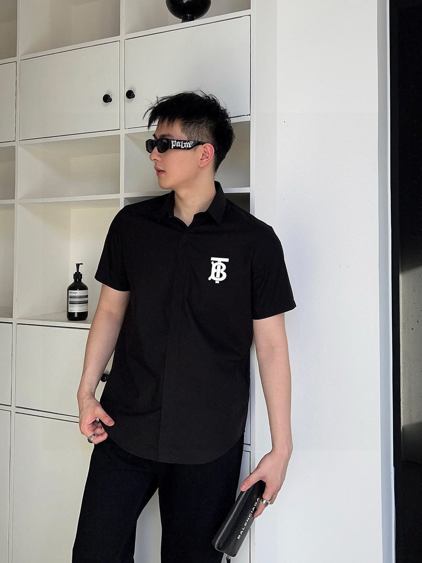 ￼ ￼ 巴宝莉 专柜最新款男士必备款短袖衬衫，100%天然棉，舒服透气，原单狠货，原版面料，柔软舒适，上