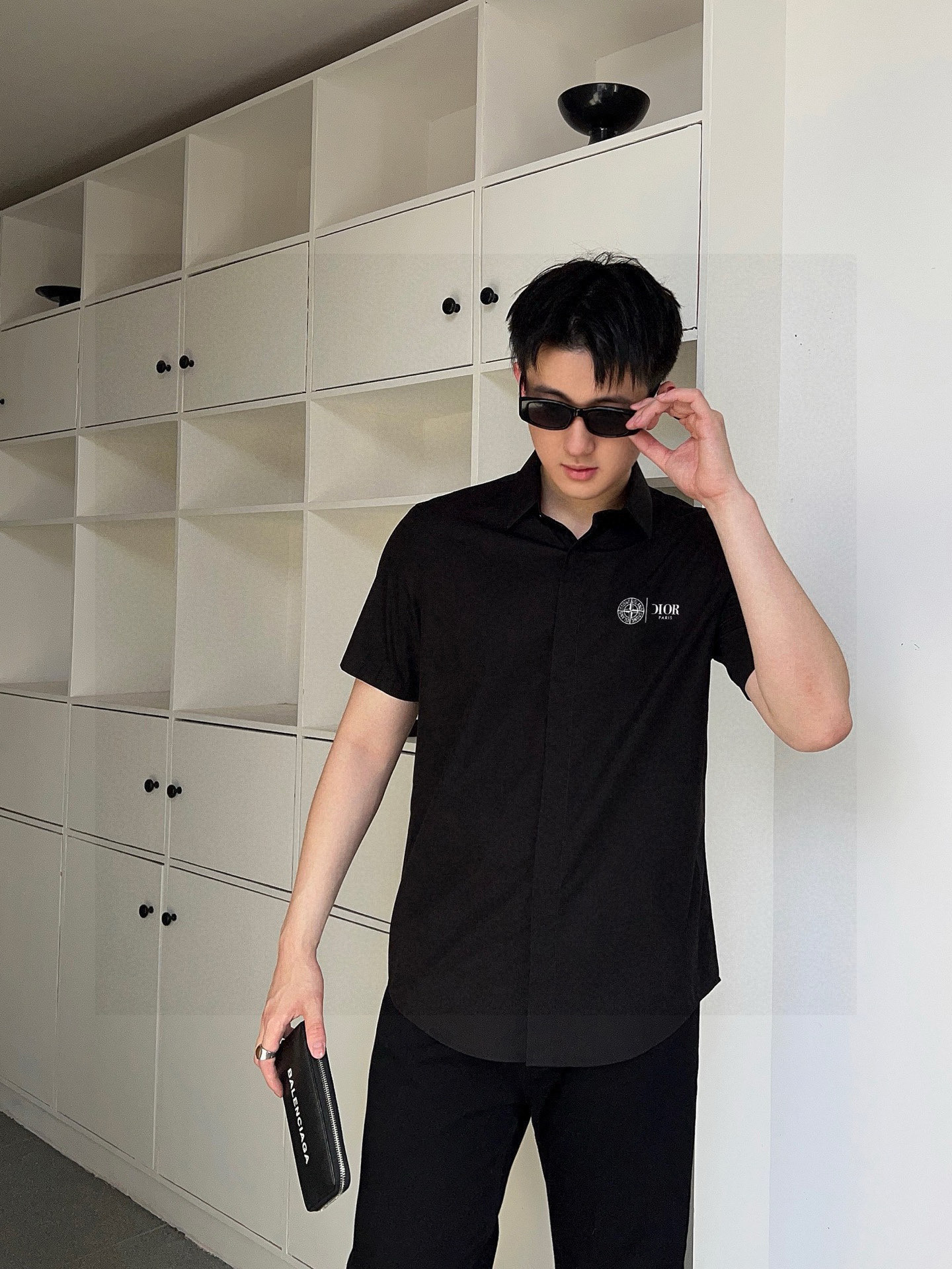 ￼ ￼ 迪奥 专柜最新款男士必备款短袖衬衫，100%天然棉，舒服透气，原单狠货，原版面料，柔软舒适，上身