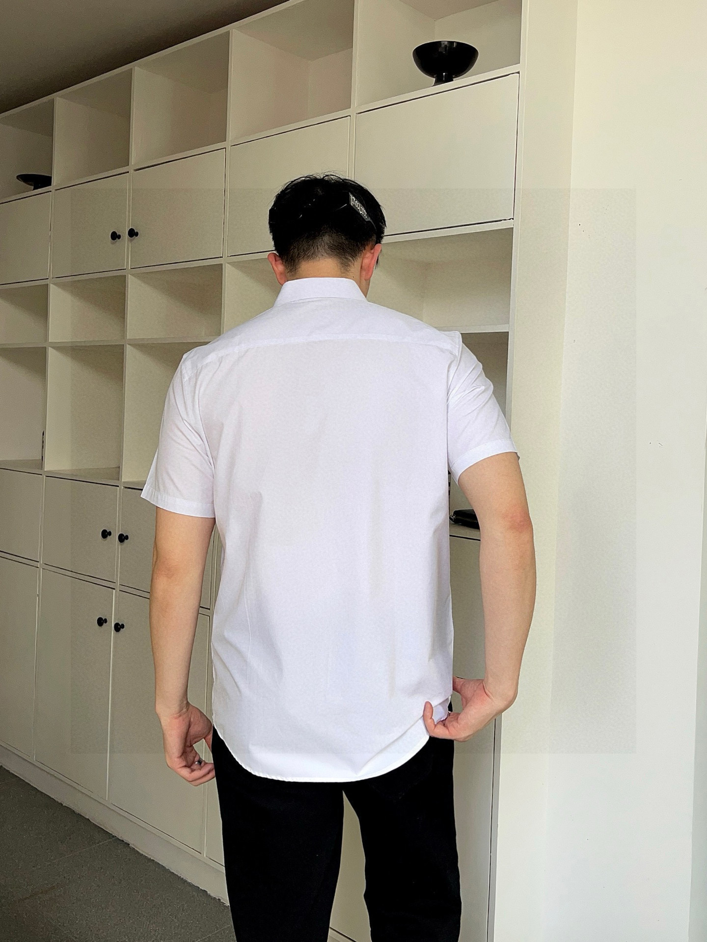 ￼ ￼ 迪奥 专柜最新款男士必备款短袖衬衫，100%天然棉，舒服透气，原单狠货，原版面料，柔软舒适，上身