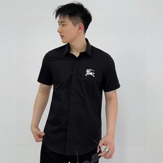   巴宝莉 专柜最新款男士必备款短袖衬衫,100%天然棉,舒服透气,原单狠货,原版面料,柔软舒适   巴宝莉 专柜最新款男士必备款短袖衬衫,100%天然棉,舒服透气,原单狠货,原版面料,柔软舒适