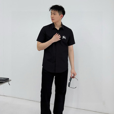   巴宝莉 专柜最新款男士必备款短袖衬衫,100%天然棉,舒服透气,原单狠货,原版面料,柔软舒适   巴宝莉 专柜最新款男士必备款短袖衬衫,100%天然棉,舒服透气,原单狠货,原版面料,柔软舒适
