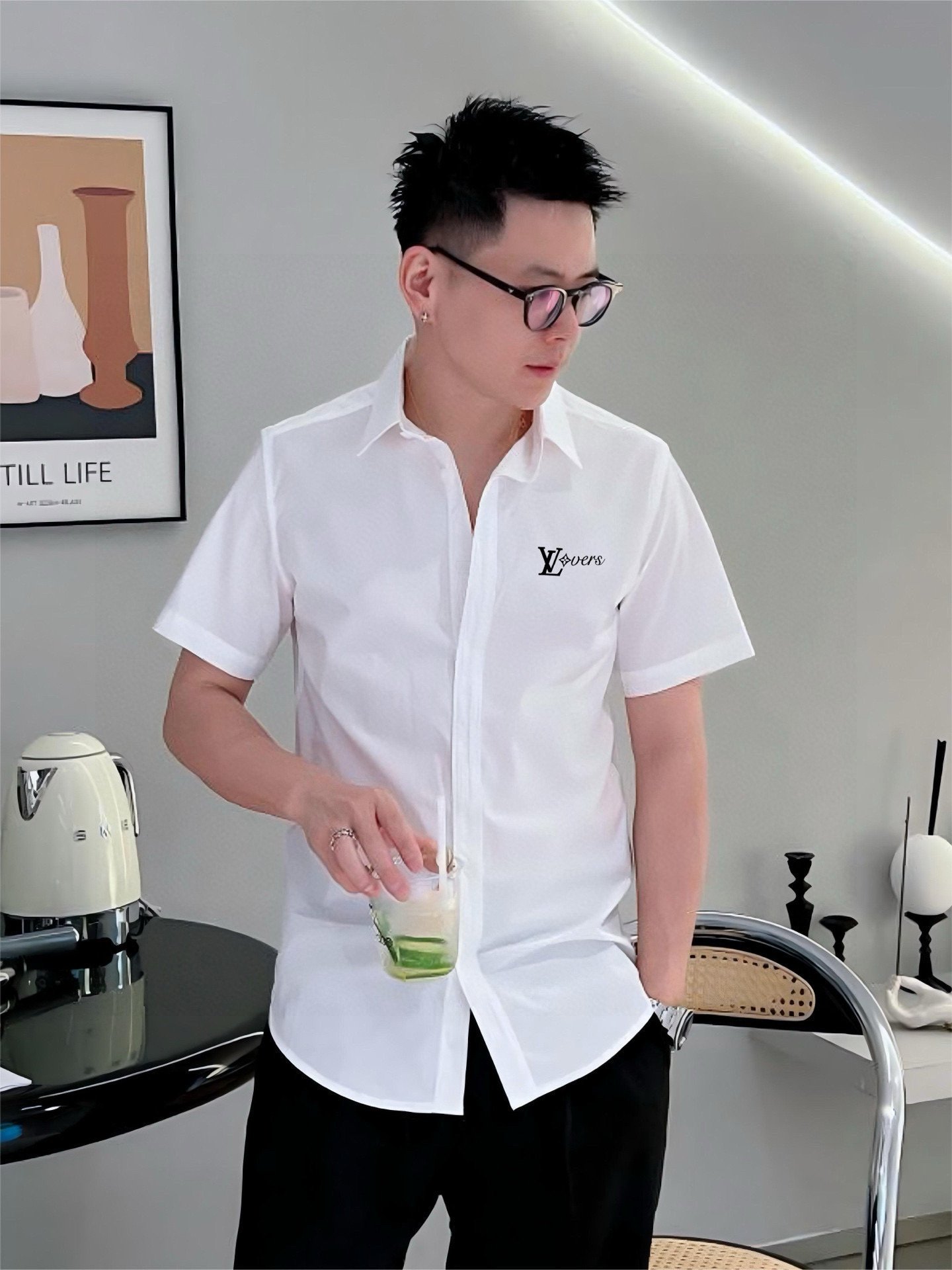 ￼ ￼ 路易威登 专柜最新款男士必备款短袖衬衫，100%天然棉，舒服透气，原单狠货，原版面料，柔软舒适，