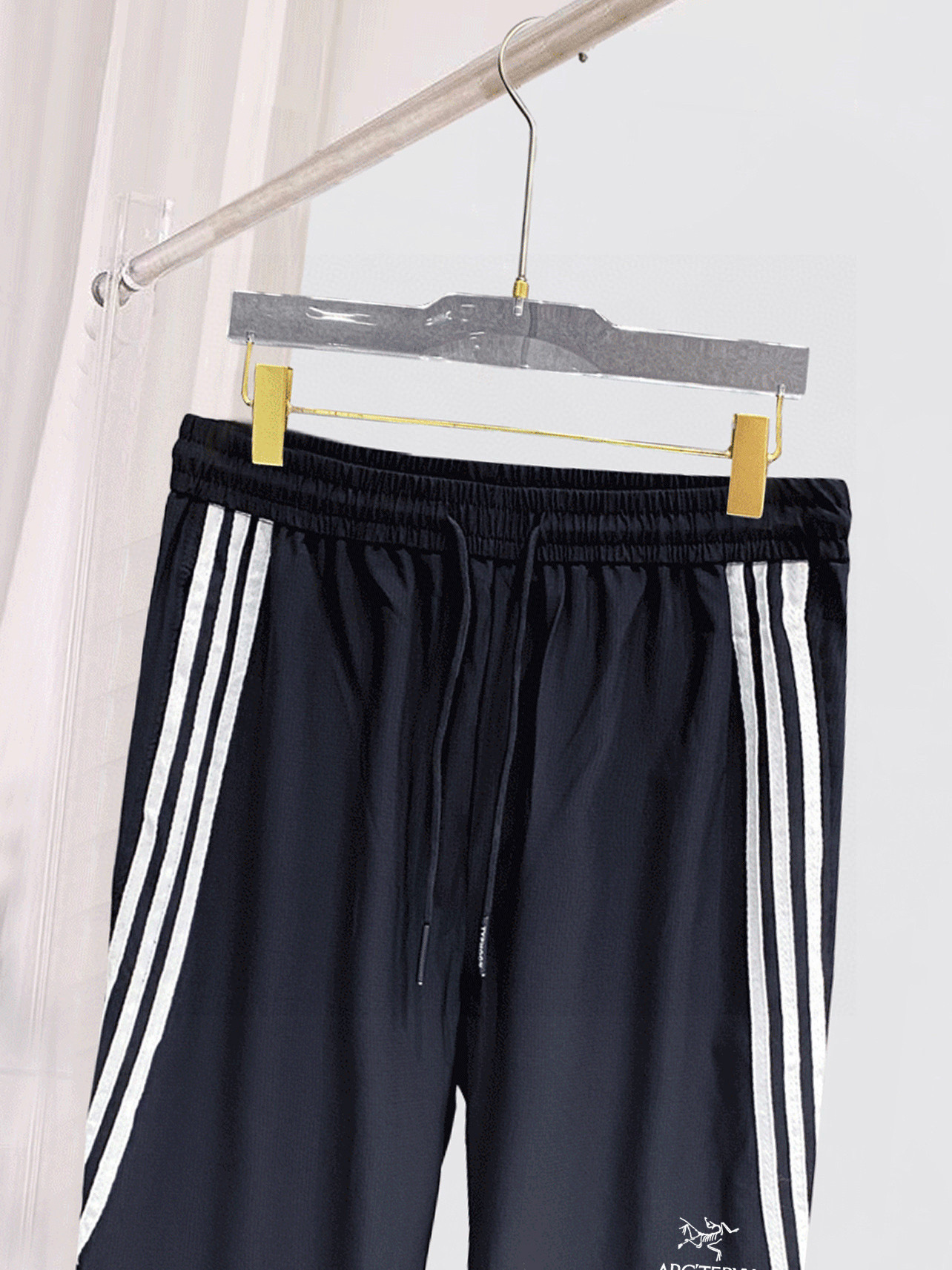 始祖鸟 同步更新 织带长裤 春夏定制高科技面料 舒适无比 家族式织带拼接 运动感超强 尺码：L-4XL（