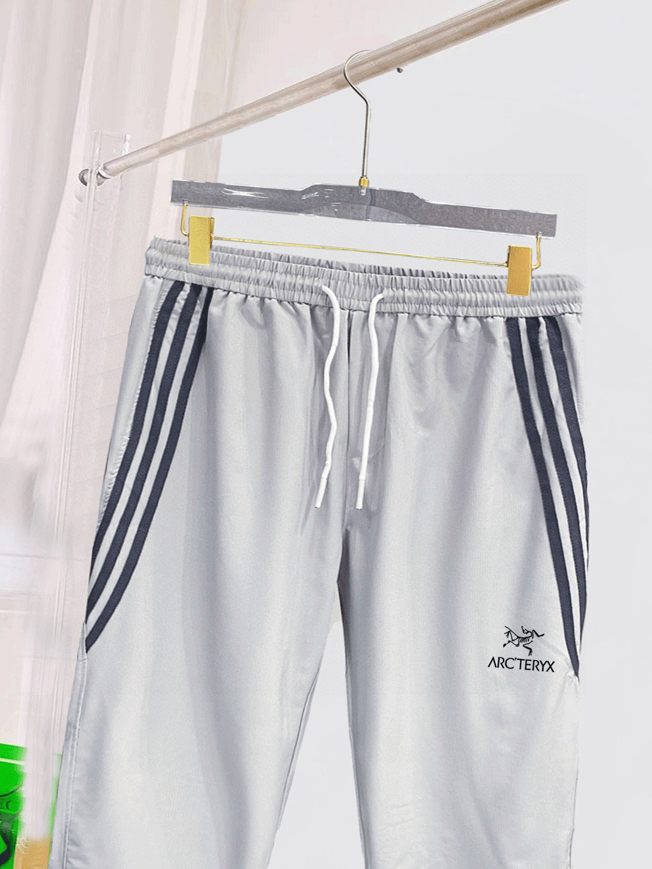 始祖鸟 同步更新 织带长裤 春夏定制高科技面料 舒适无比 家族式织带拼接 运动感超强 尺码：L-4XL（