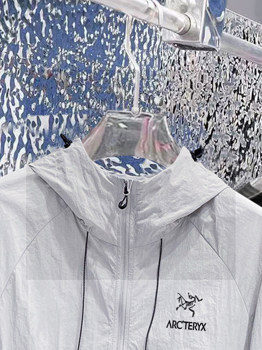 始祖鸟 官网同款防晒轻薄风壳防晒衣皮肤衣 炎热而多变的天气冒险活动时穿着。squamish连采用tyon